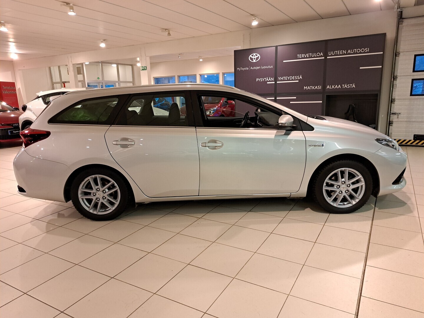 TOYOTA Auris 2015