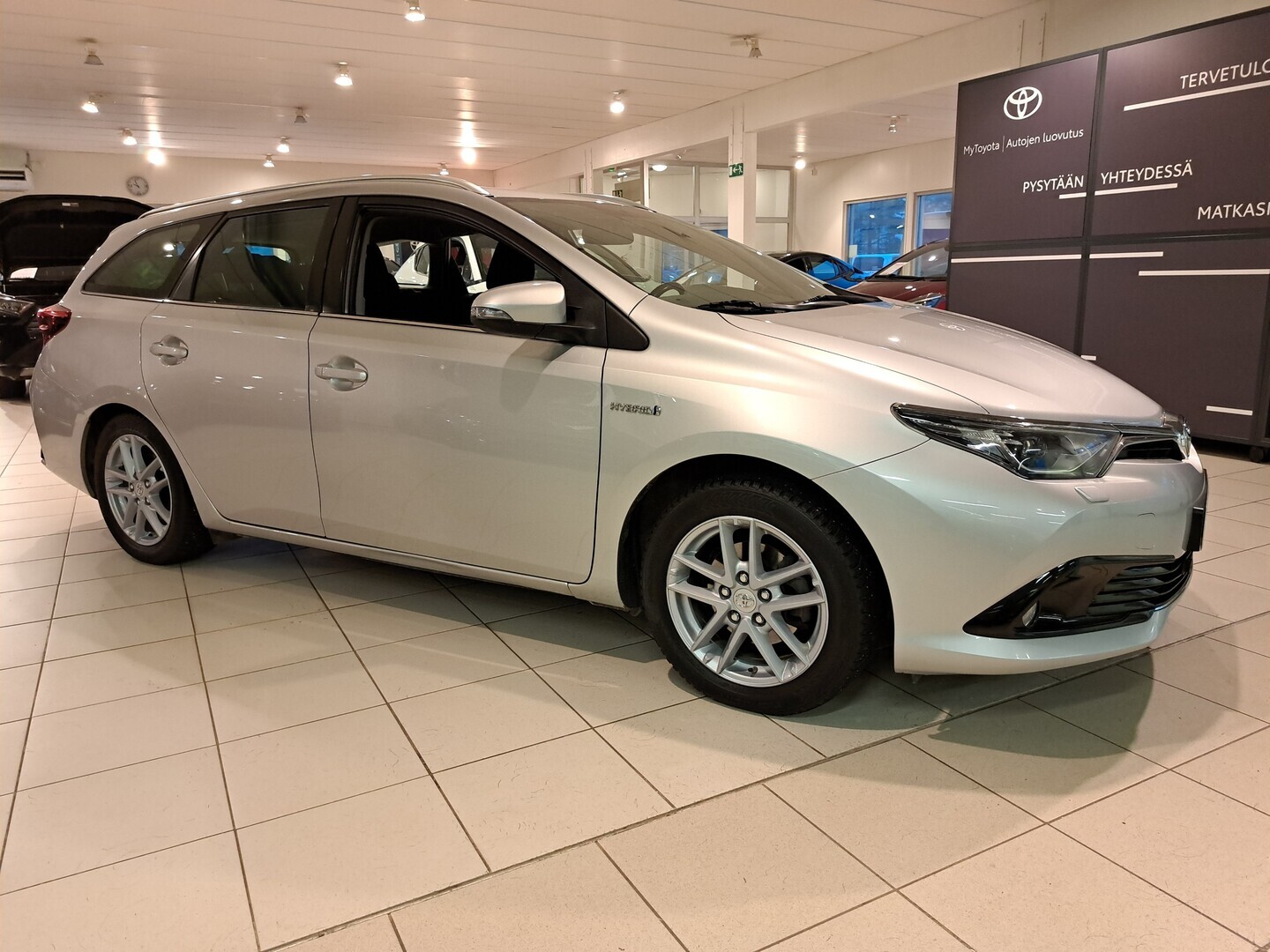 TOYOTA Auris 2015