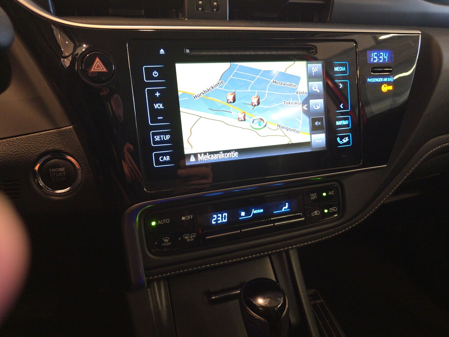 TOYOTA Auris 2016