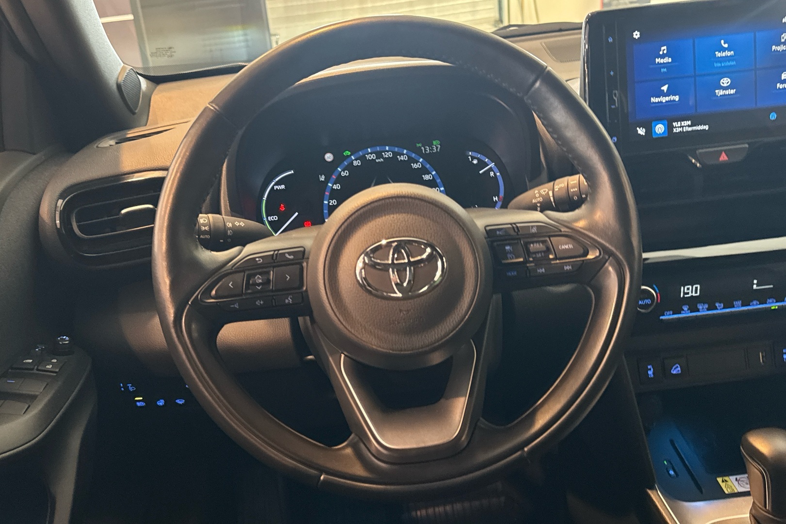 TOYOTA Yaris Cross 2023