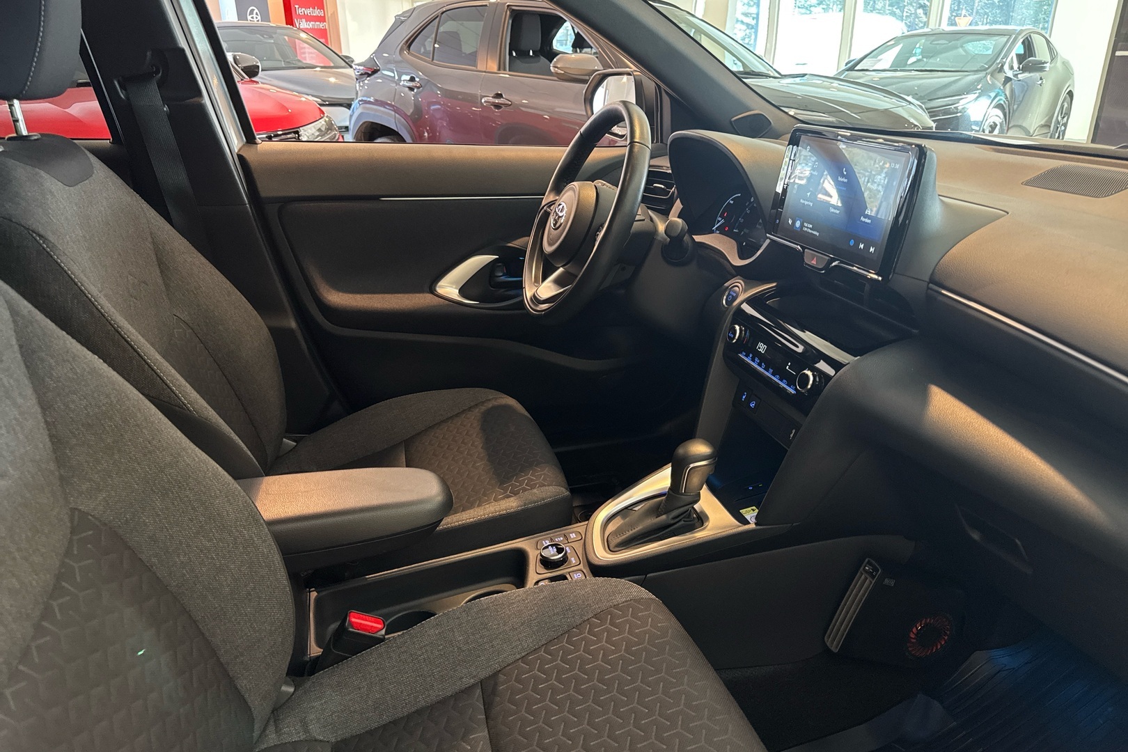 TOYOTA Yaris Cross 2023