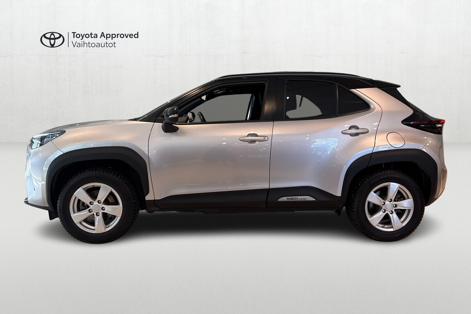 TOYOTA Yaris Cross 2023