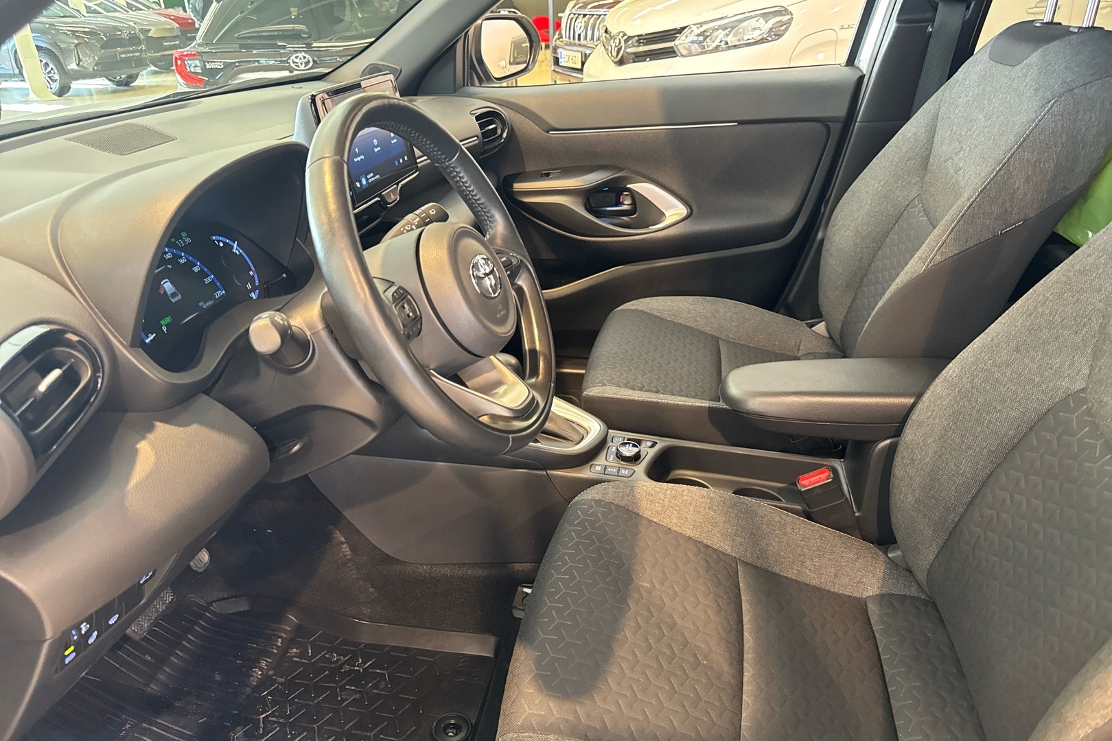 TOYOTA Yaris Cross 2023