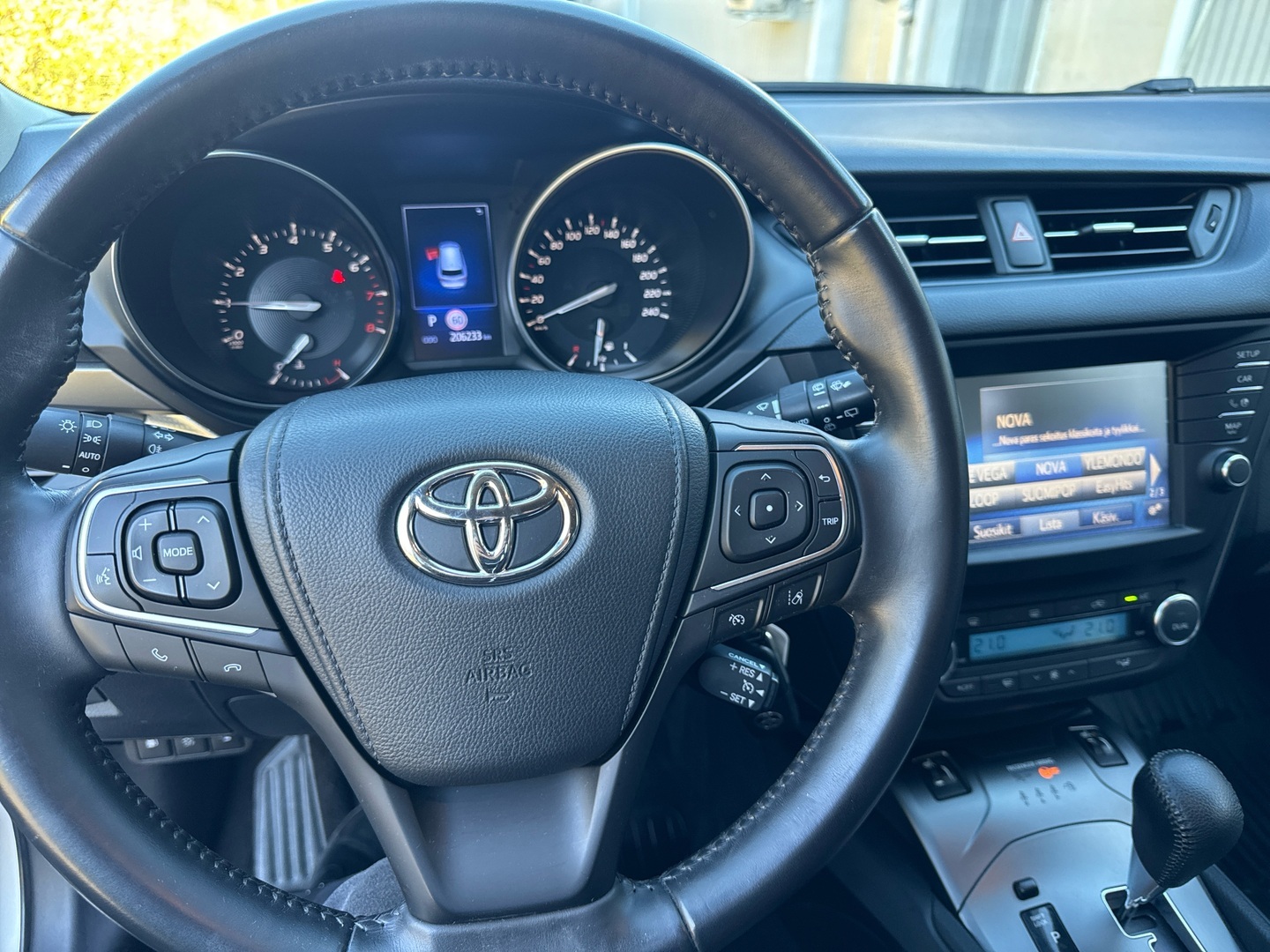 TOYOTA AVENSIS 2017