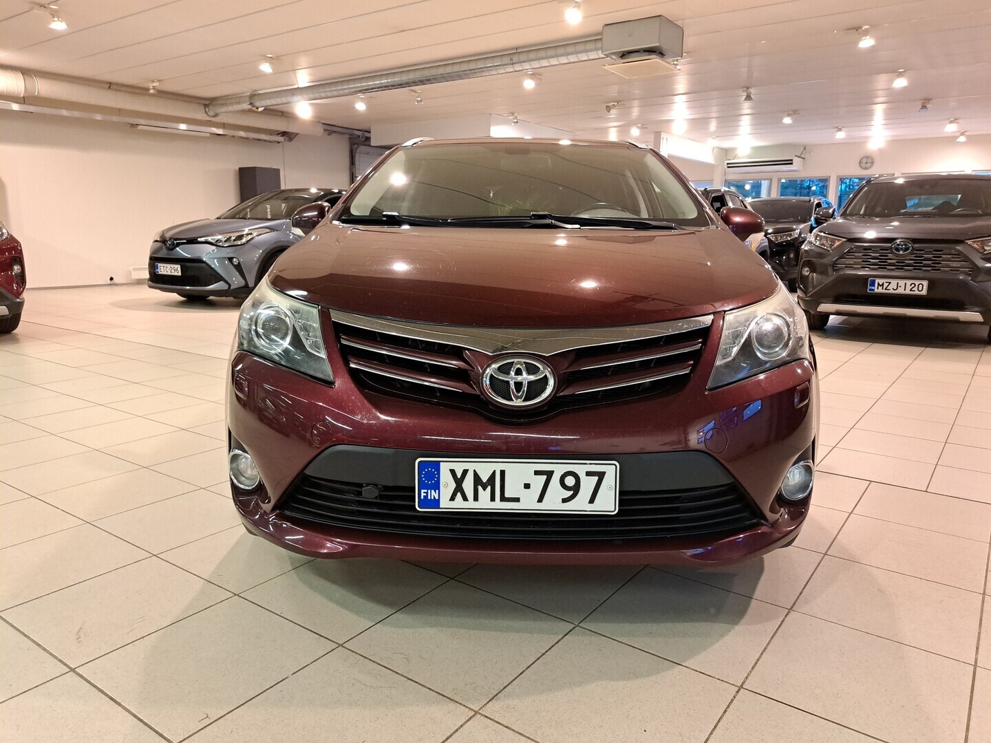 TOYOTA Avensis 2012