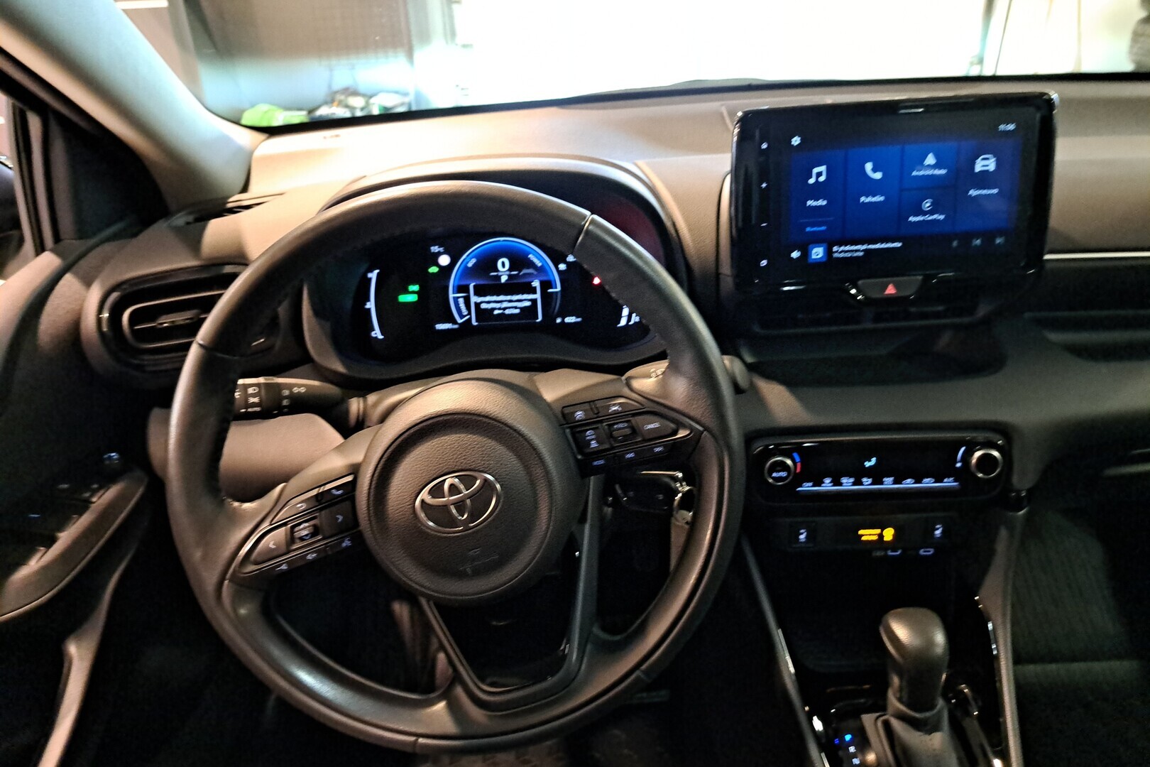 TOYOTA YARIS 2024