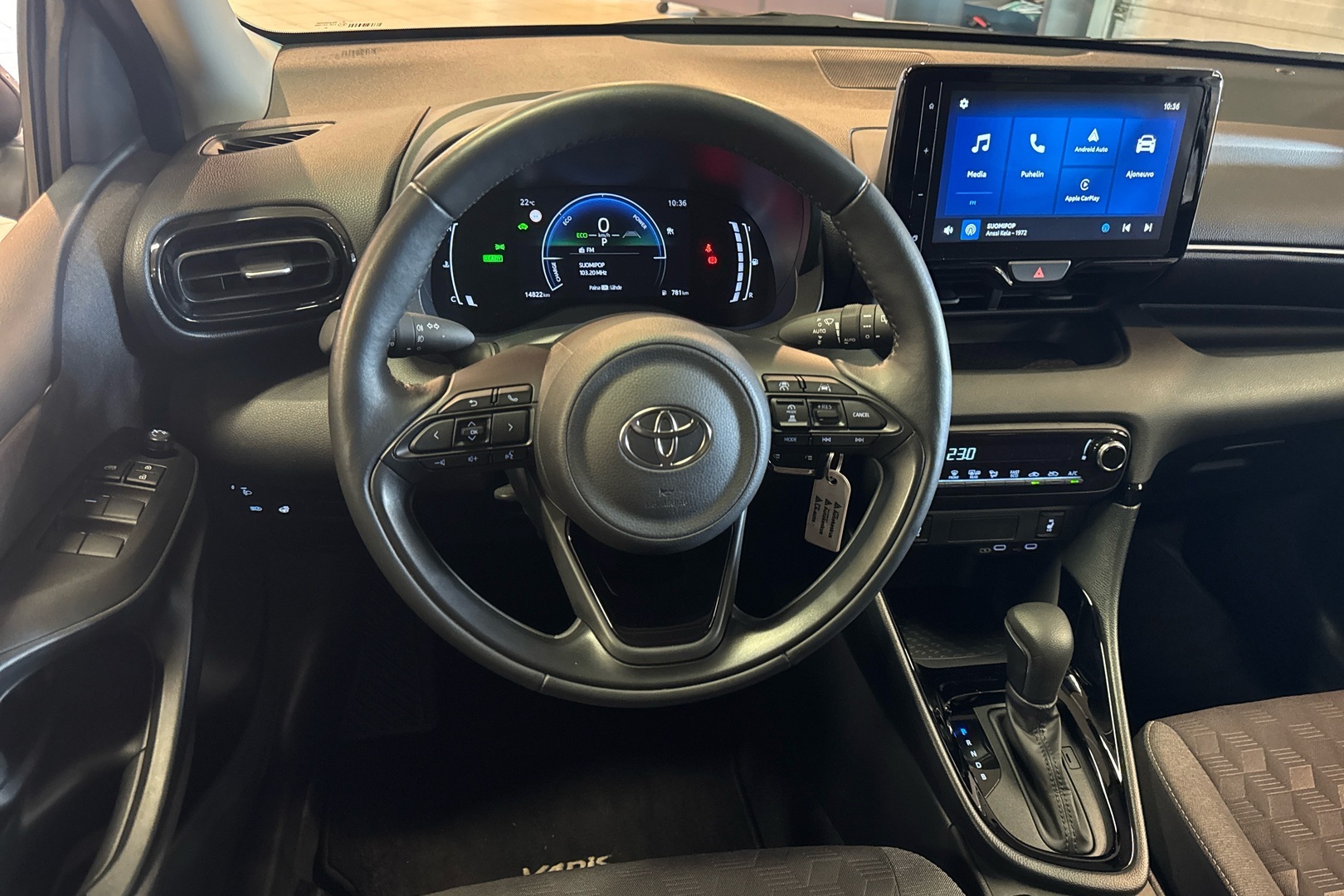 TOYOTA YARIS 2025