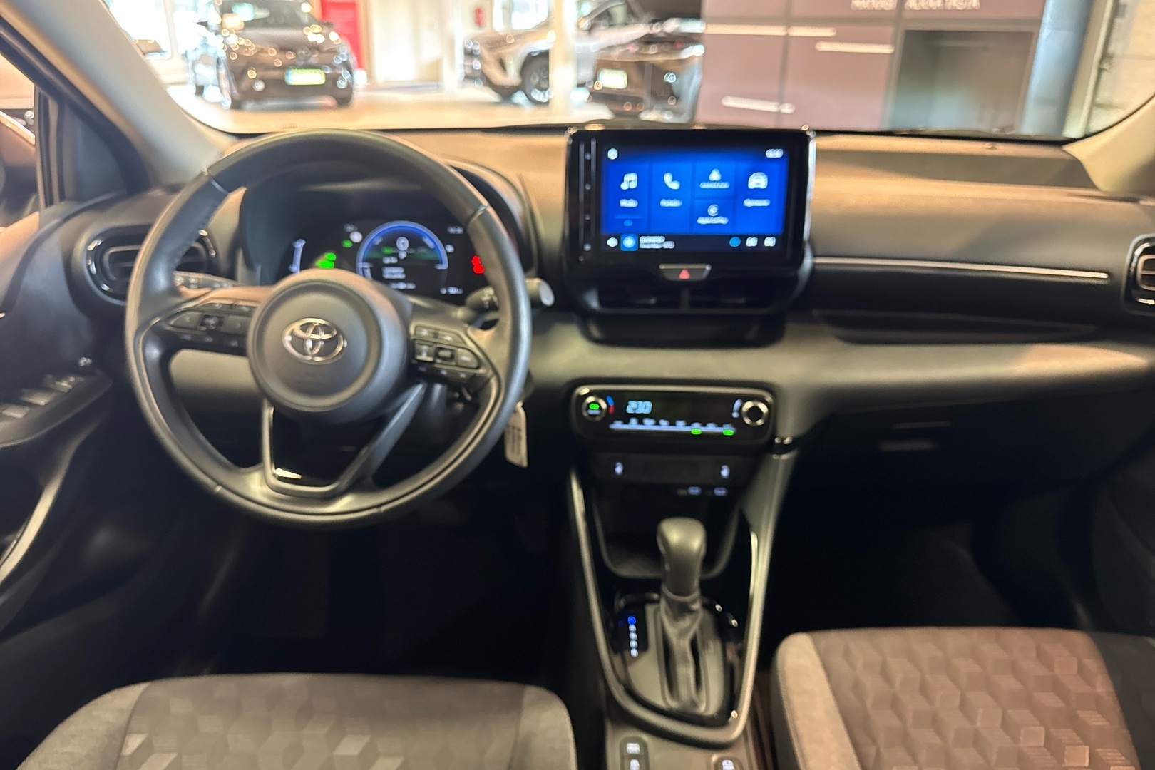 TOYOTA YARIS 2025