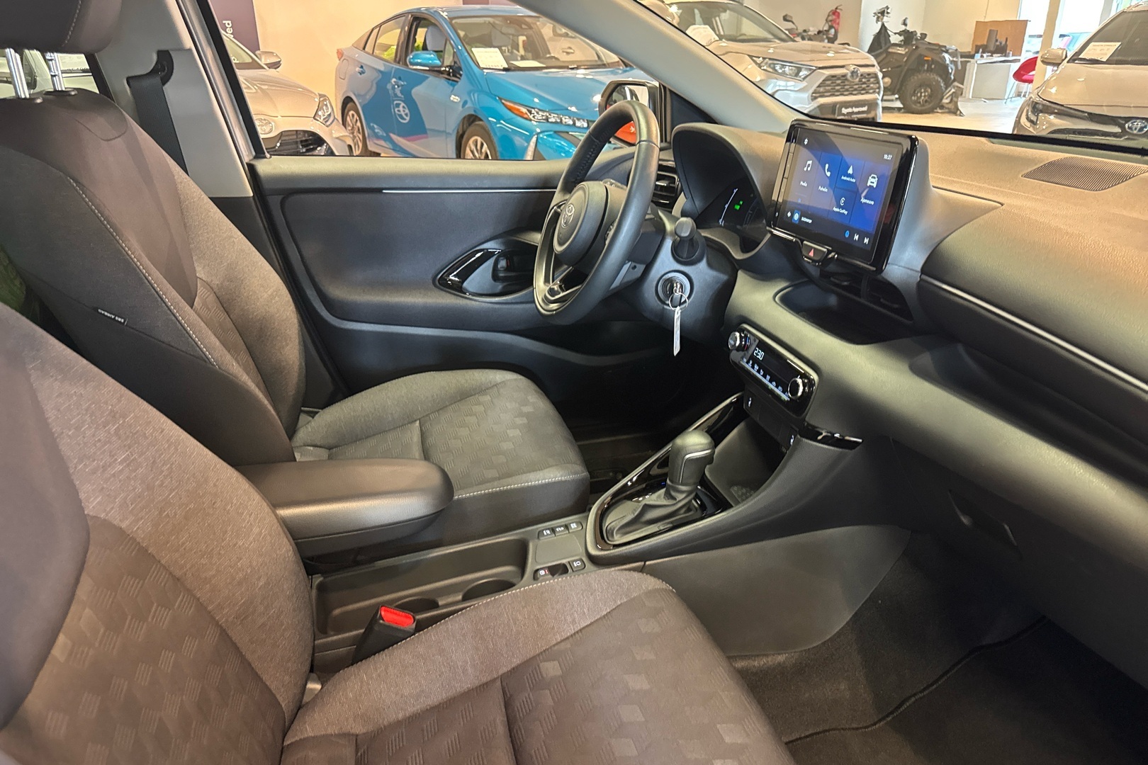TOYOTA YARIS 2025