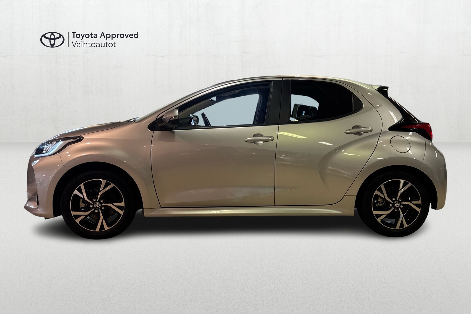 TOYOTA YARIS 2025