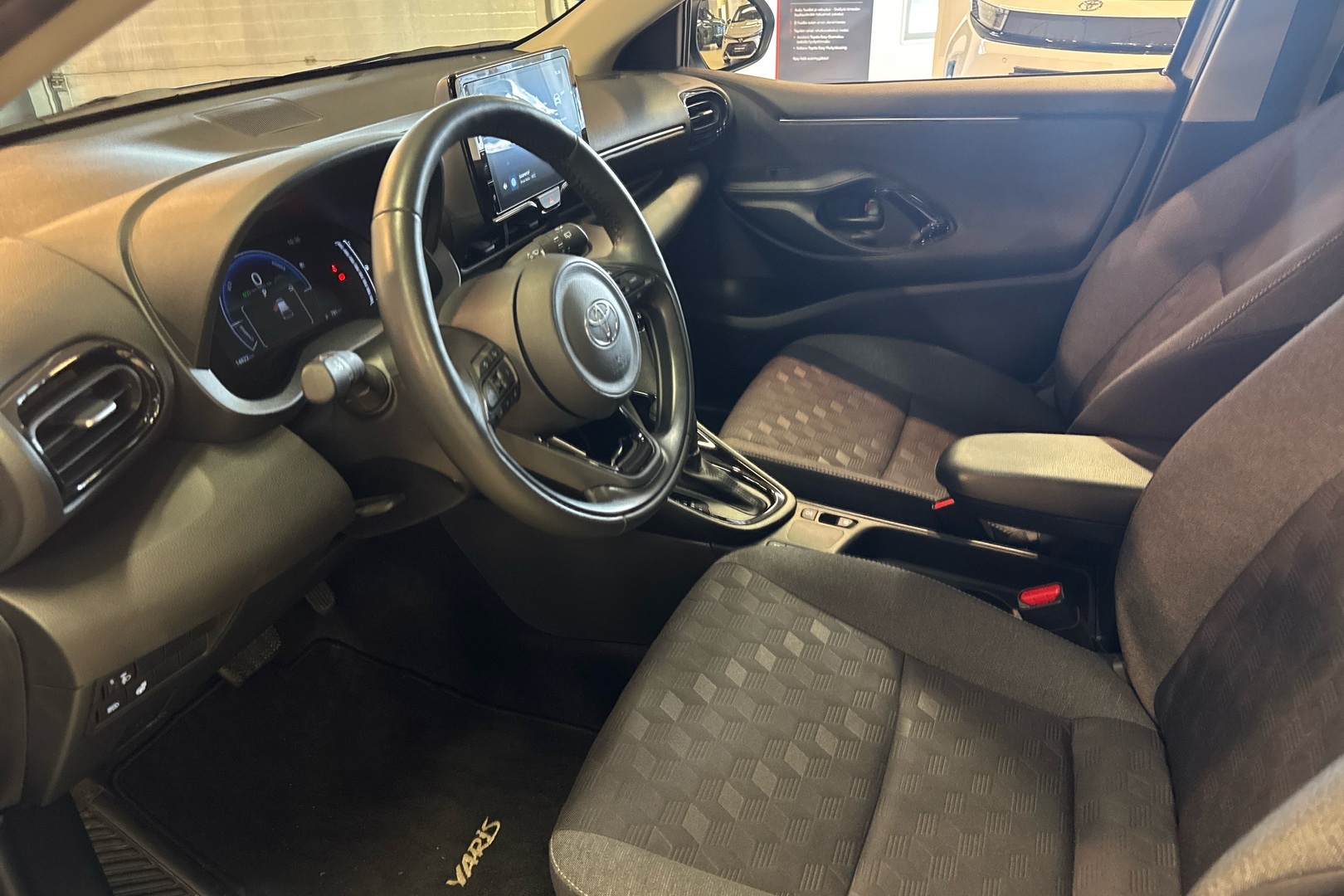TOYOTA YARIS 2025