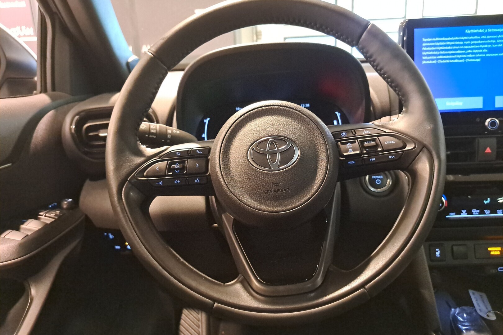 TOYOTA Yaris Cross 2025