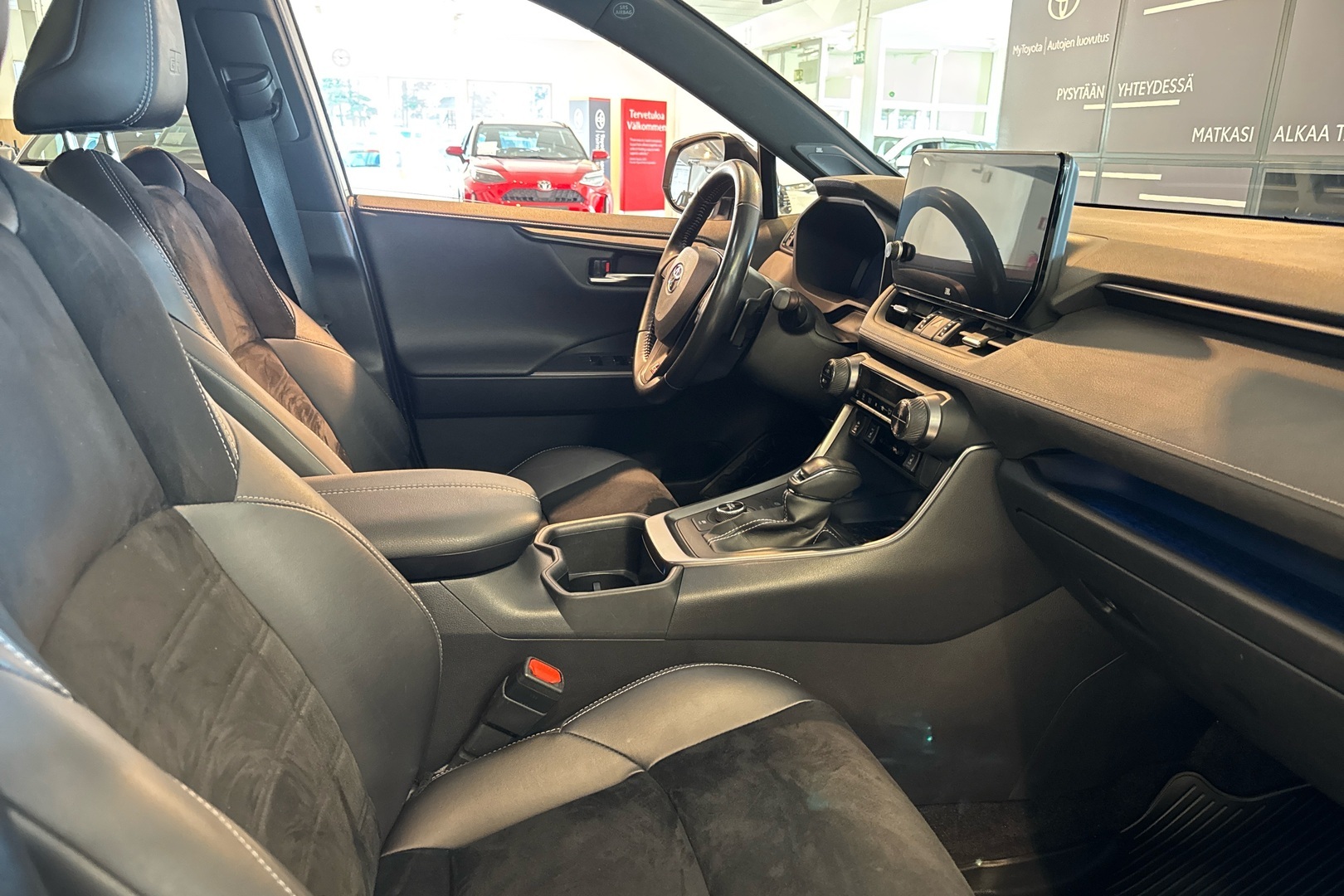 TOYOTA RAV4 2023