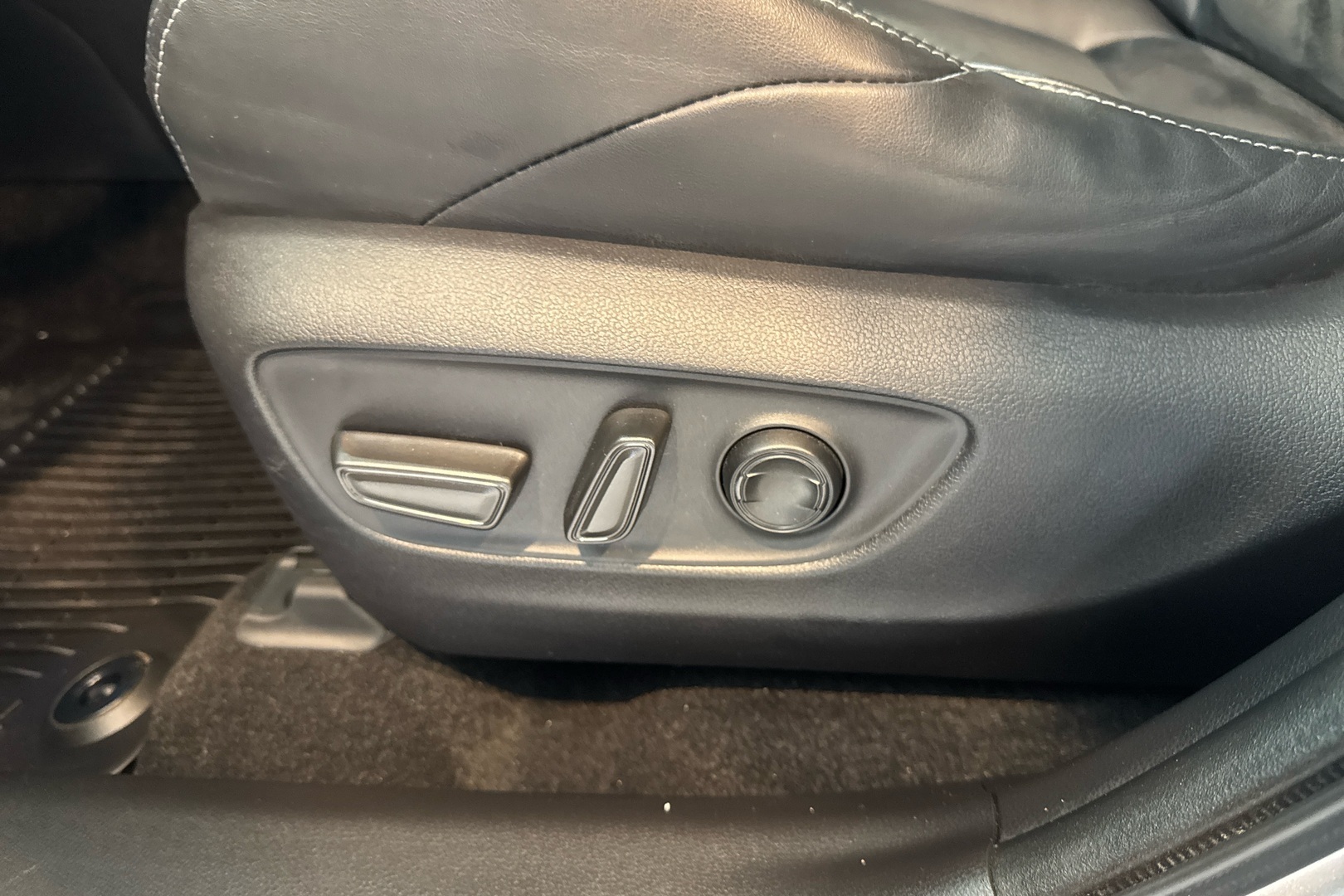 TOYOTA RAV4 2023