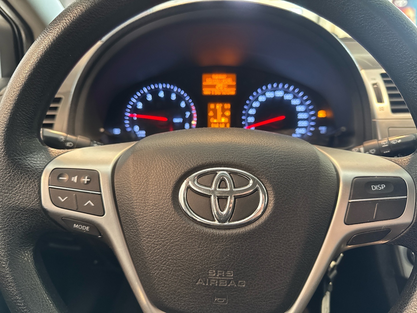 TOYOTA Avensis 2015