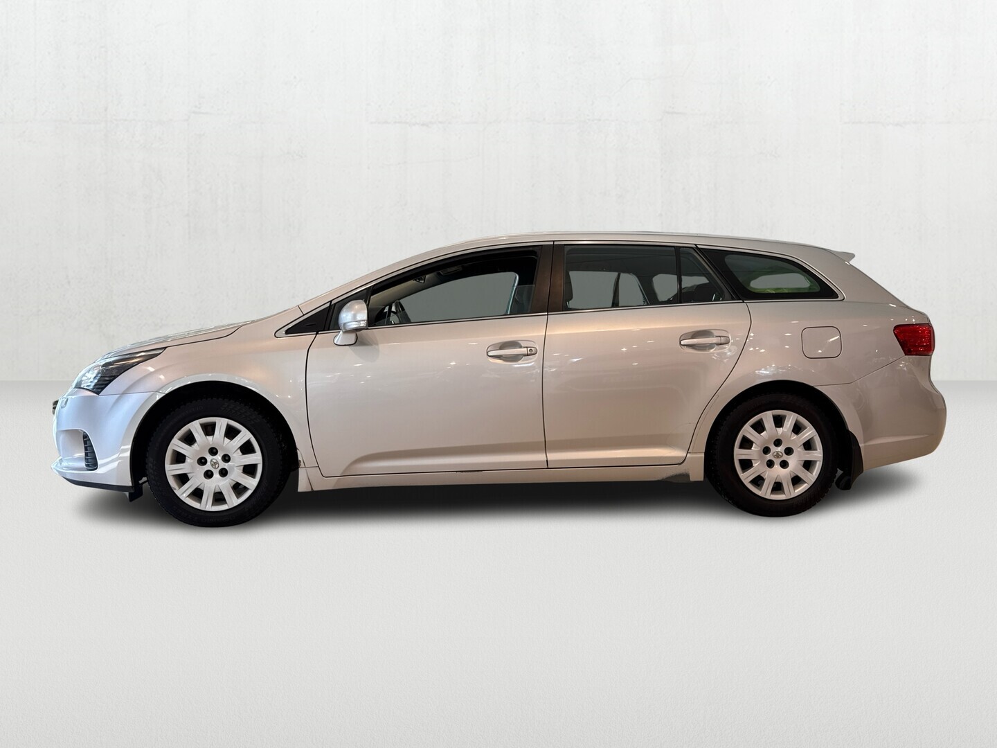 TOYOTA Avensis 2015