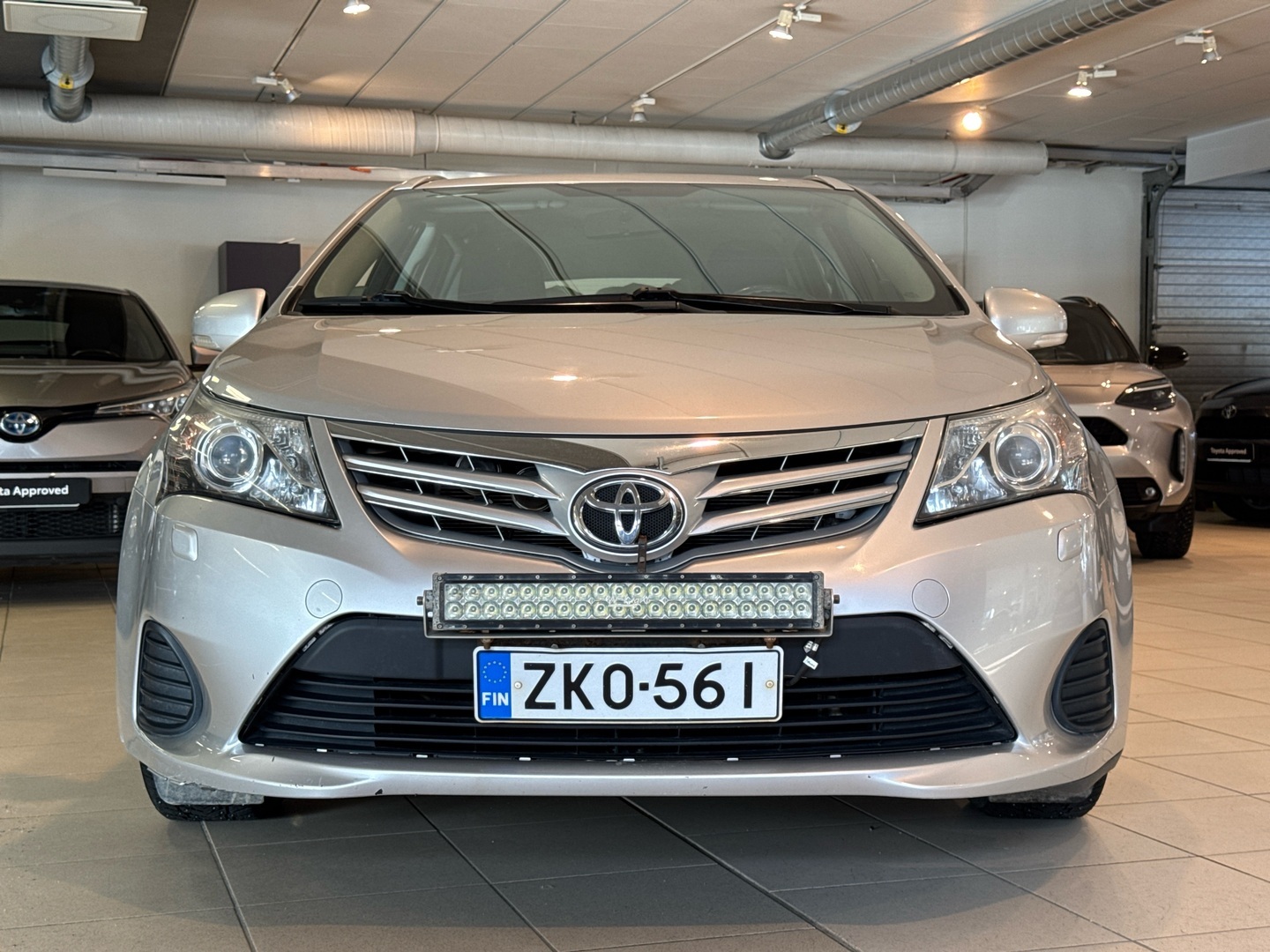 TOYOTA Avensis 2015