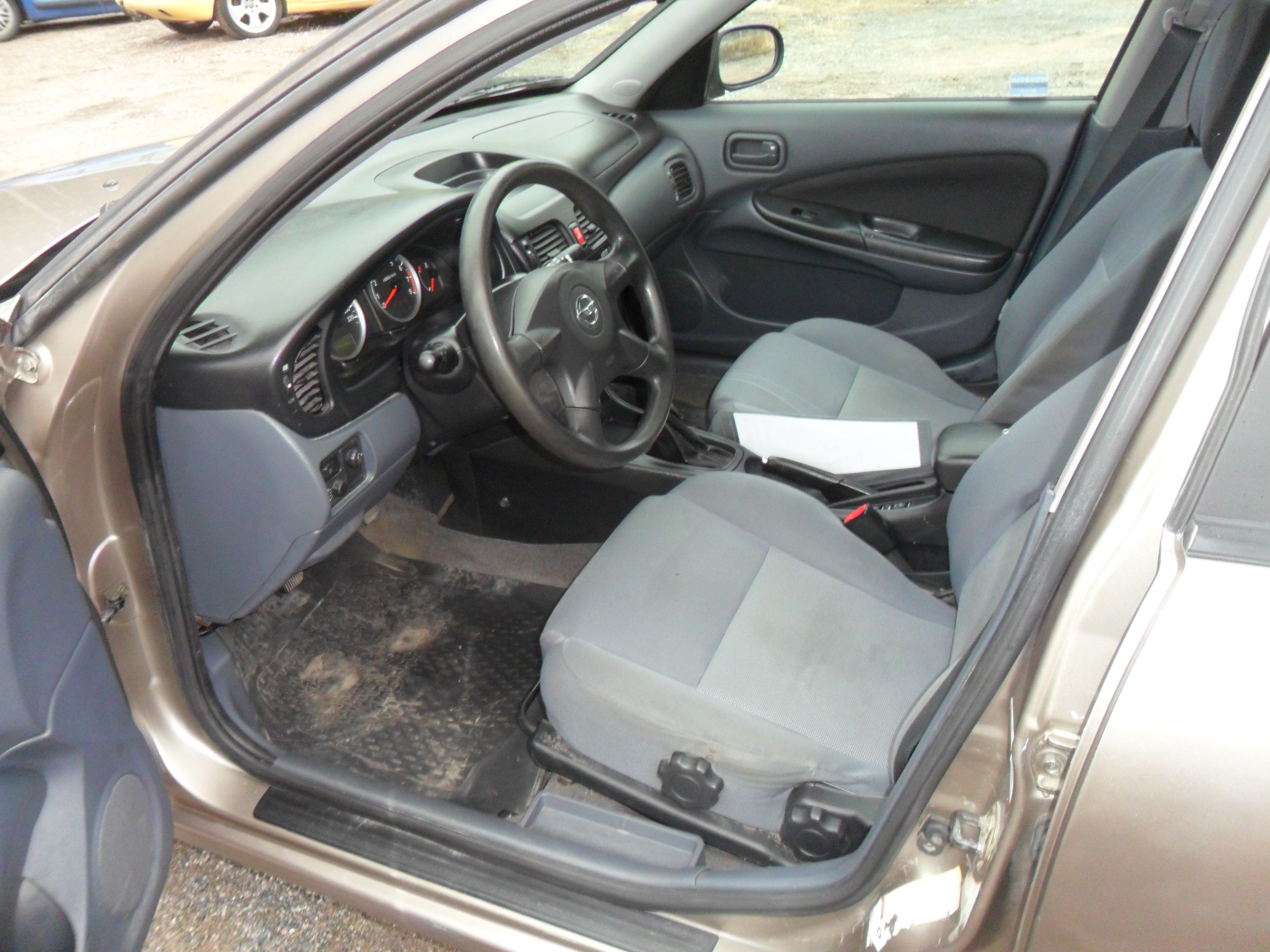 Nissan Almera 2005