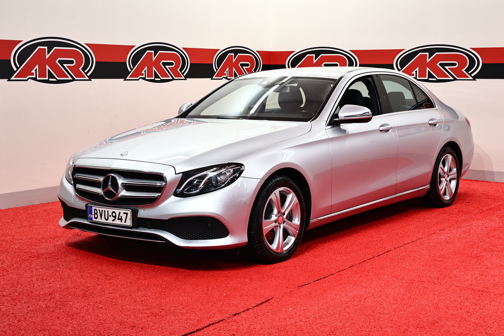 MERCEDES-BENZ E 2016