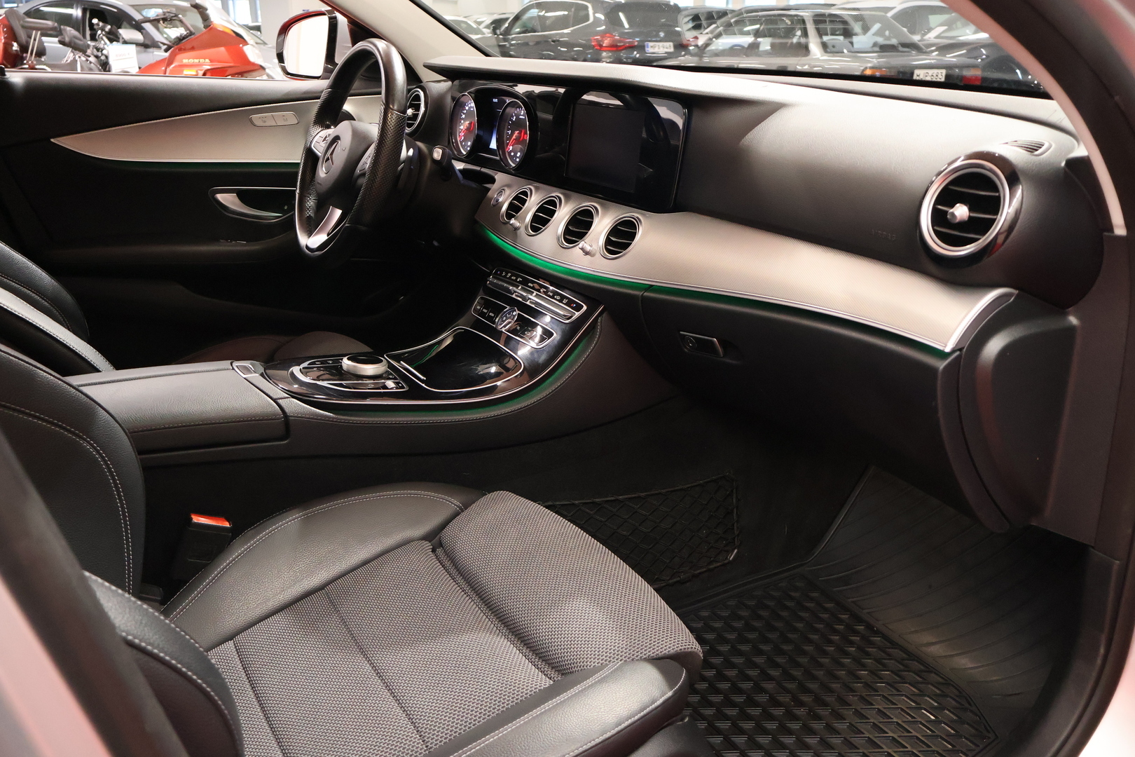 MERCEDES-BENZ E 2016