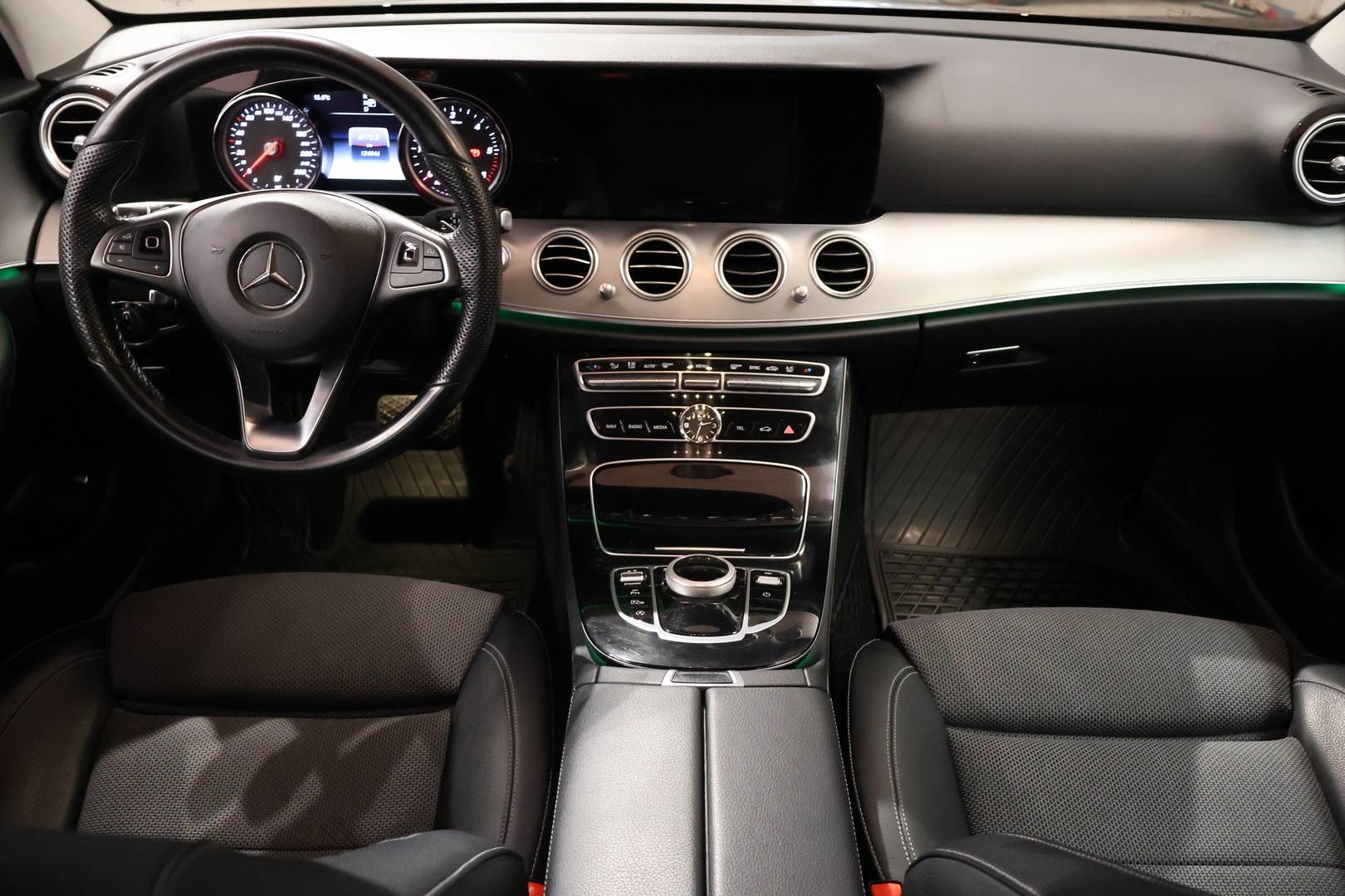 MERCEDES-BENZ E 2016