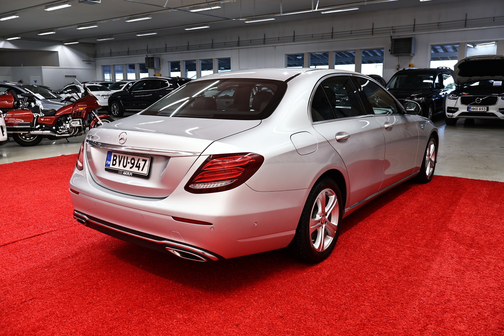 MERCEDES-BENZ E 2016