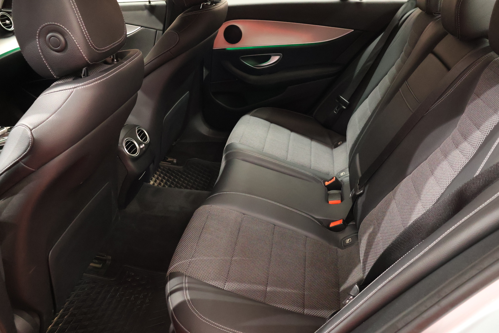 MERCEDES-BENZ E 2016
