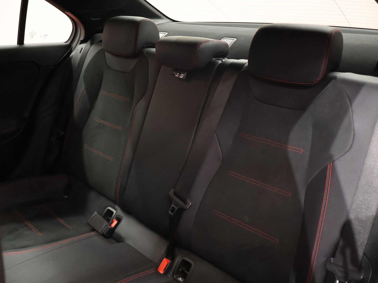 MERCEDES-BENZ A 2020