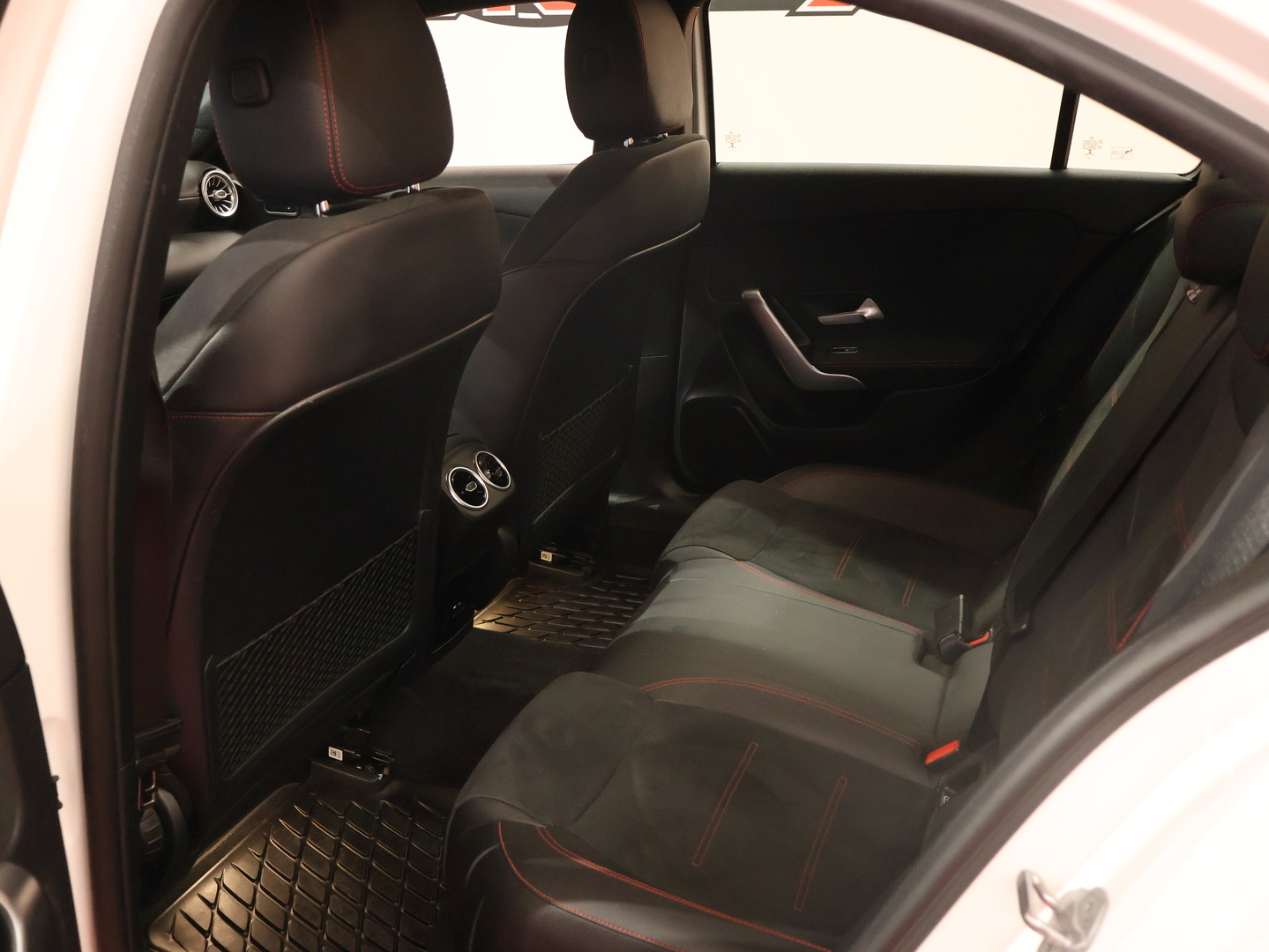 MERCEDES-BENZ A 2020