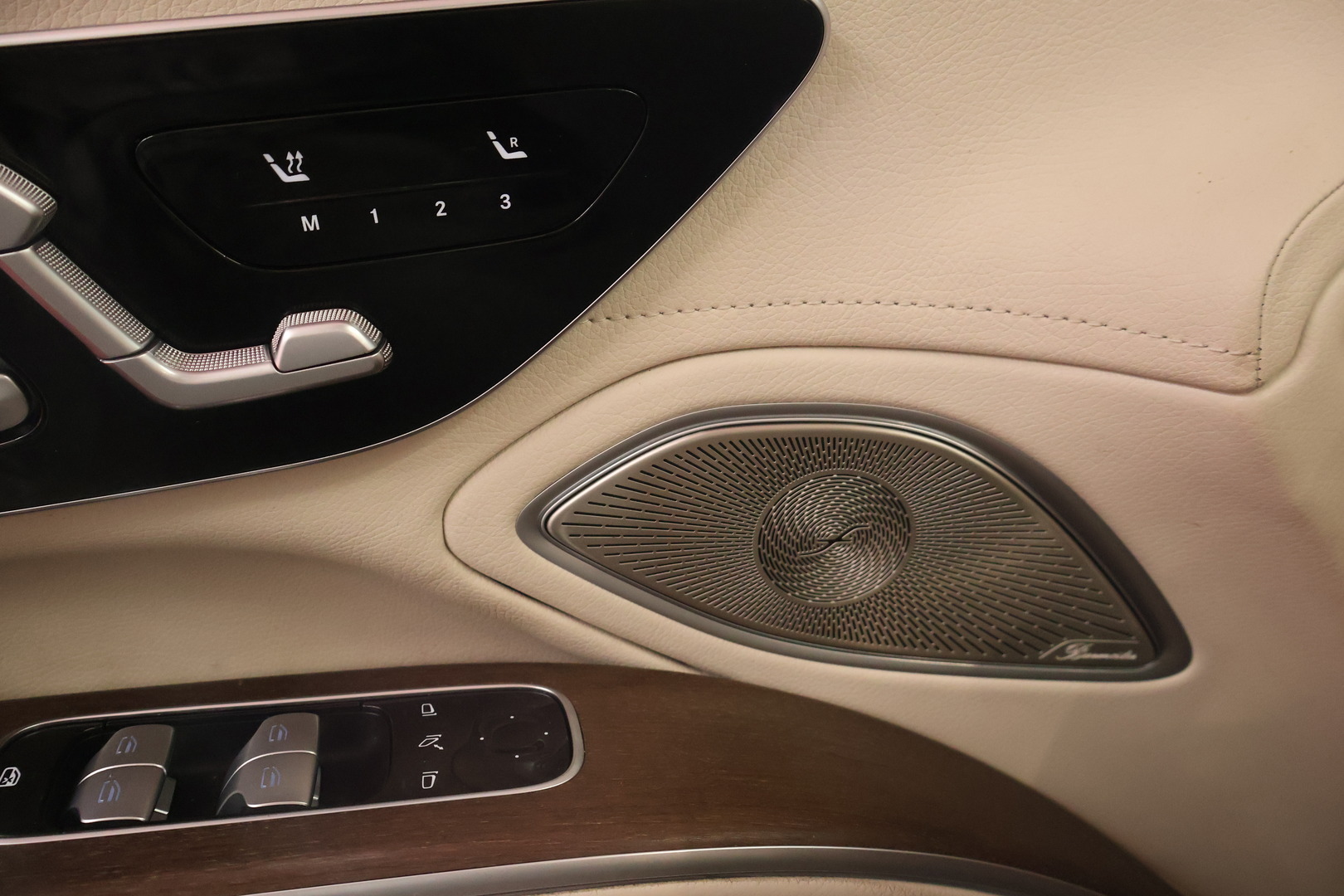 MERCEDES-BENZ EQS 2022