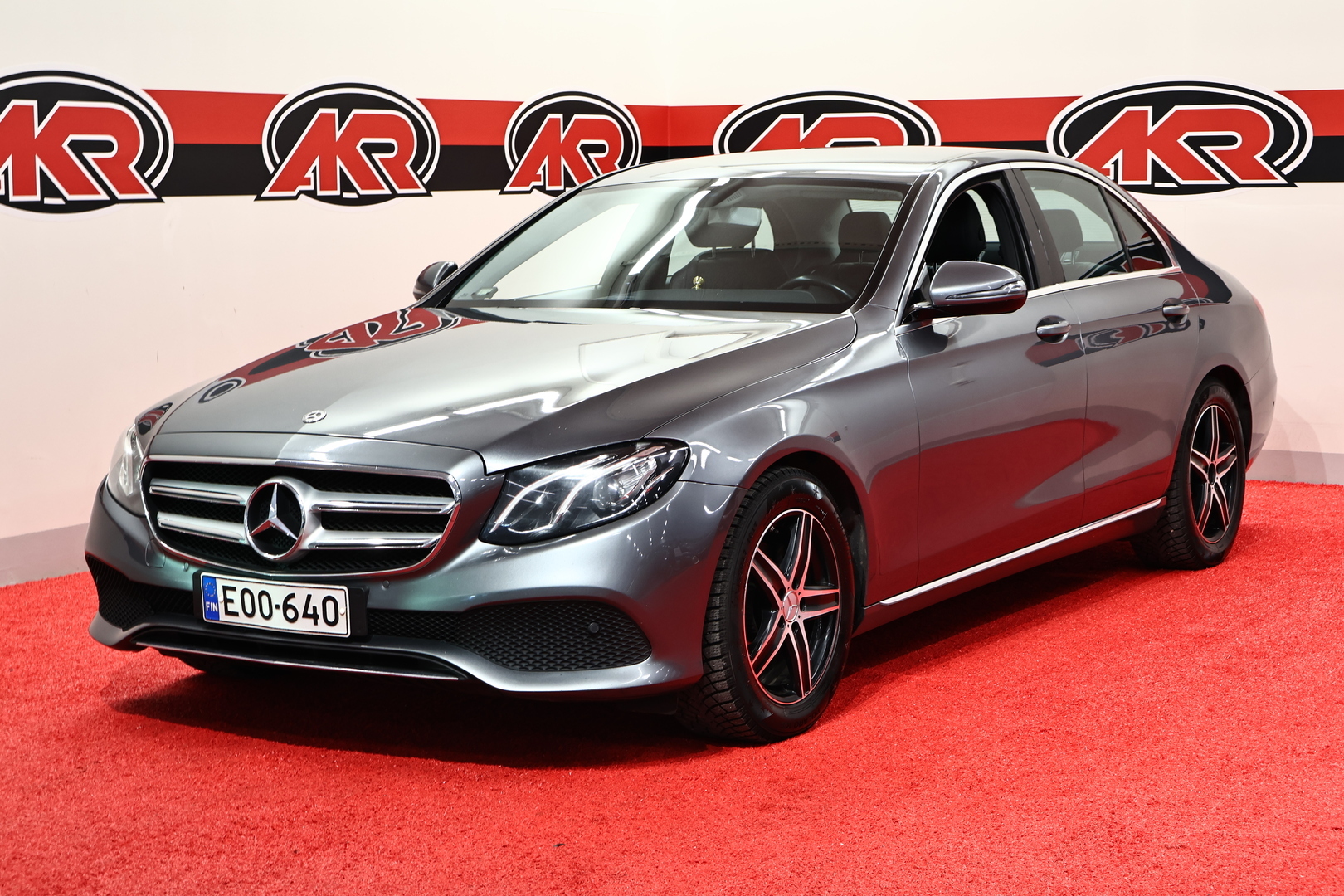 MERCEDES-BENZ E 2017