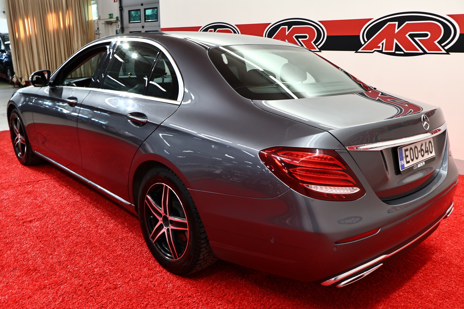 MERCEDES-BENZ E 2017