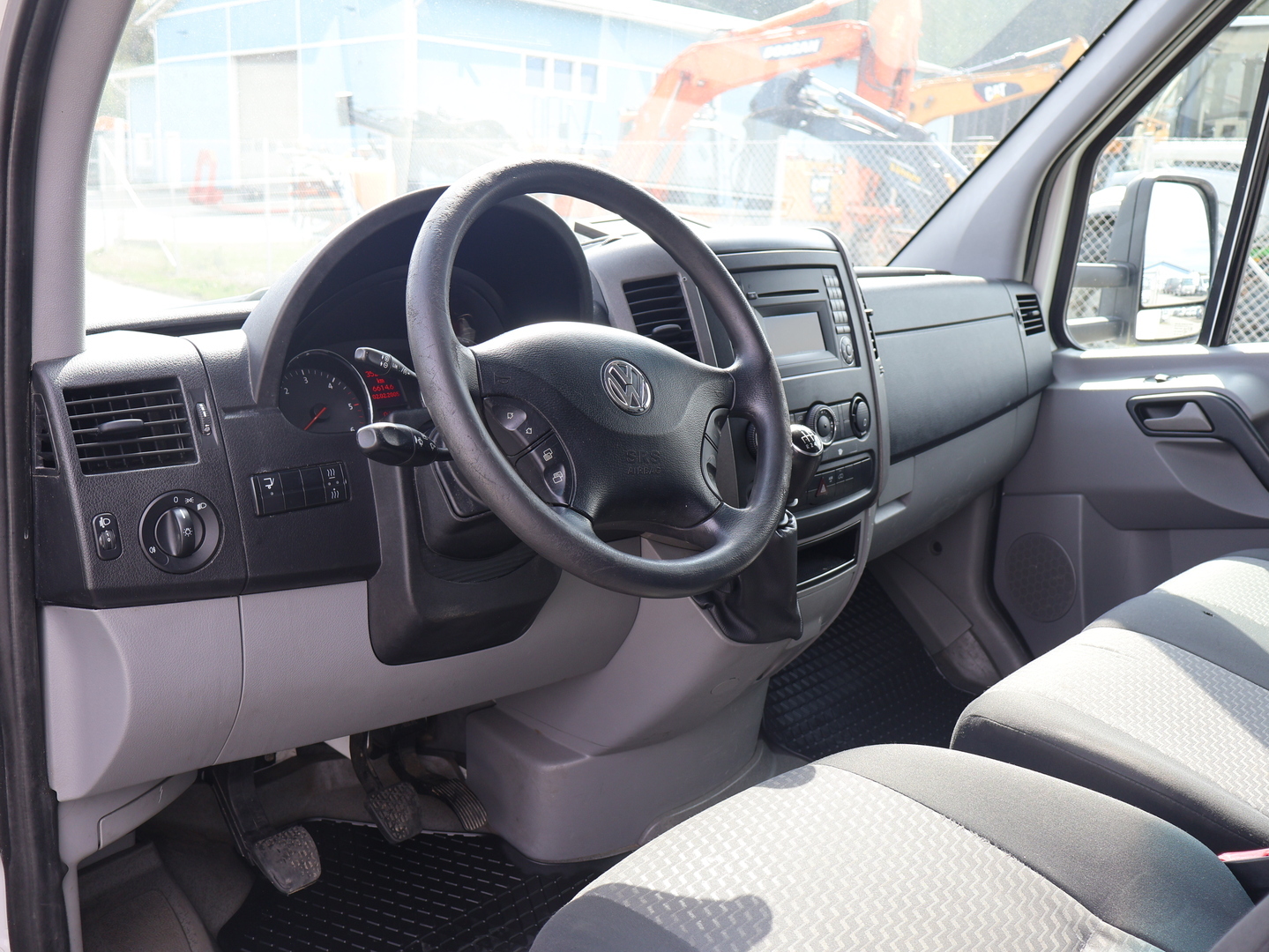 VOLKSWAGEN Crafter 2012