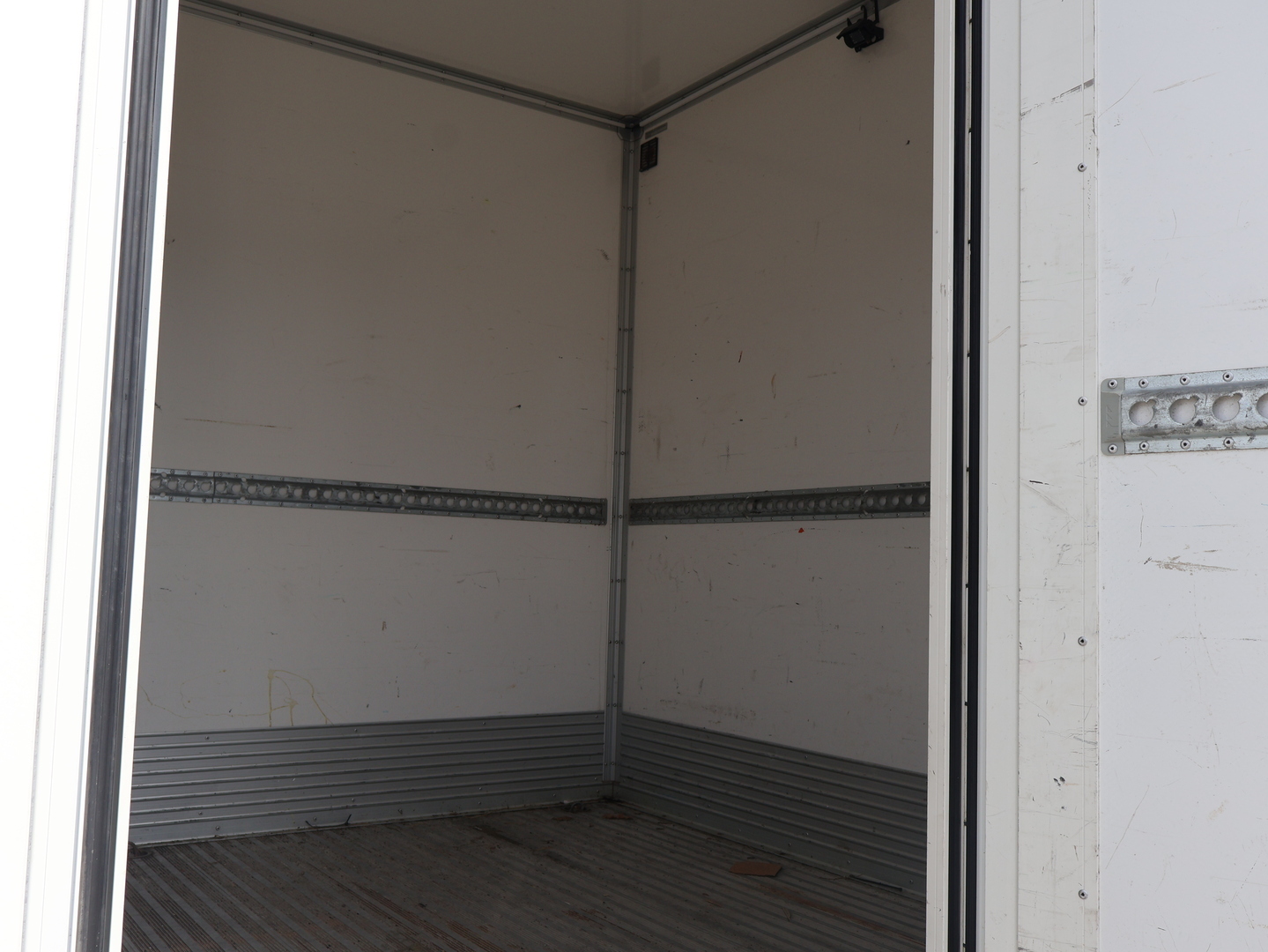 VOLKSWAGEN Crafter 2012