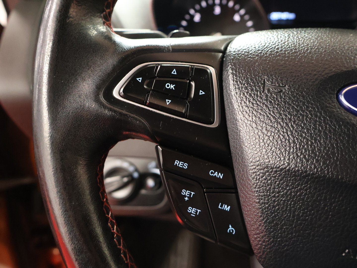 FORD Kuga 12