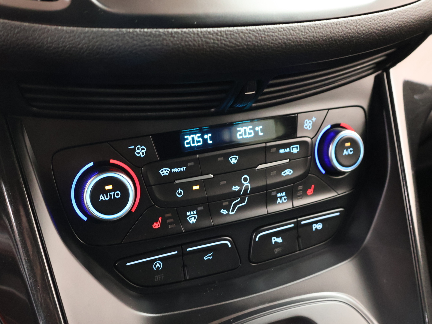 FORD Kuga 14