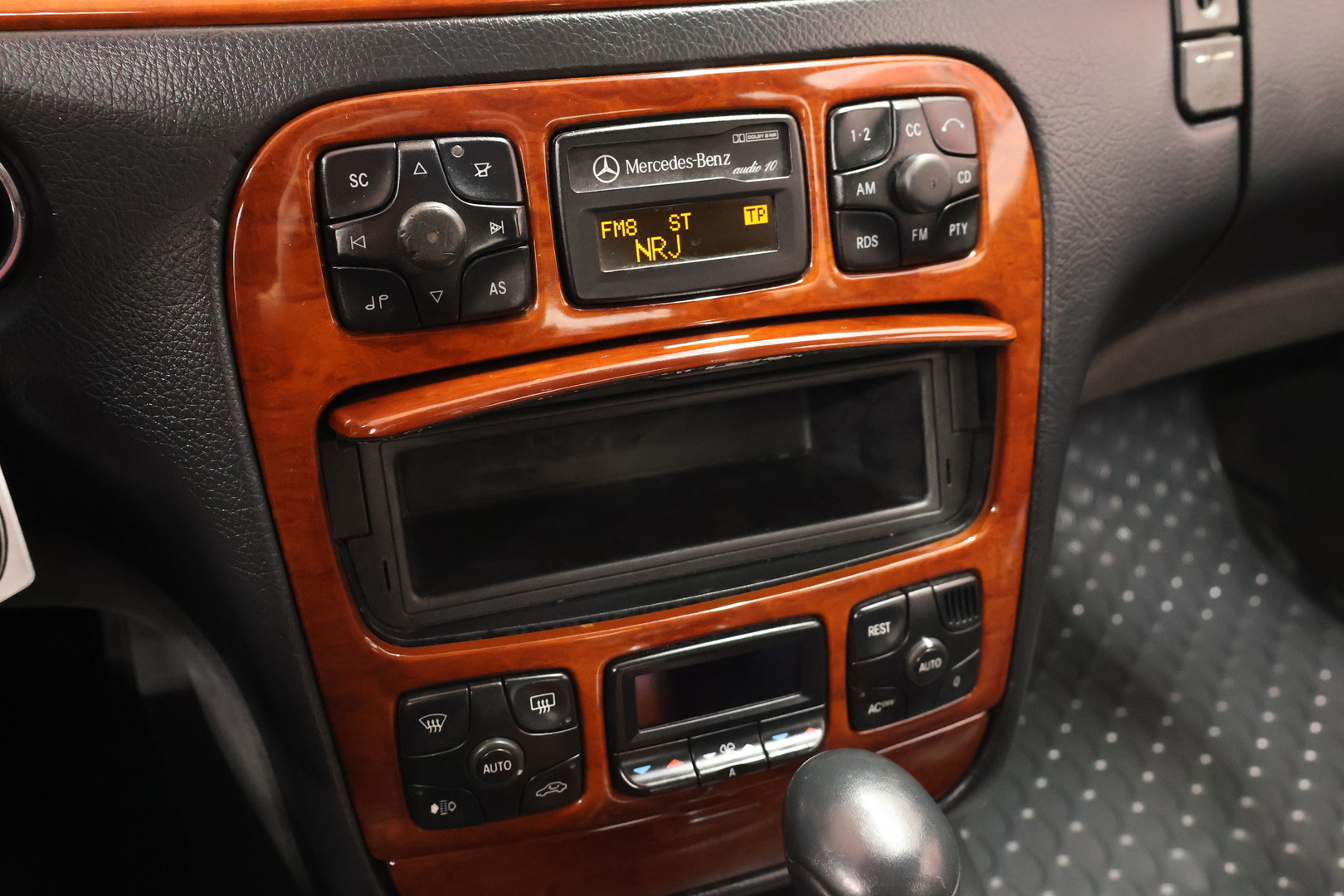 MERCEDES-BENZ S 2001