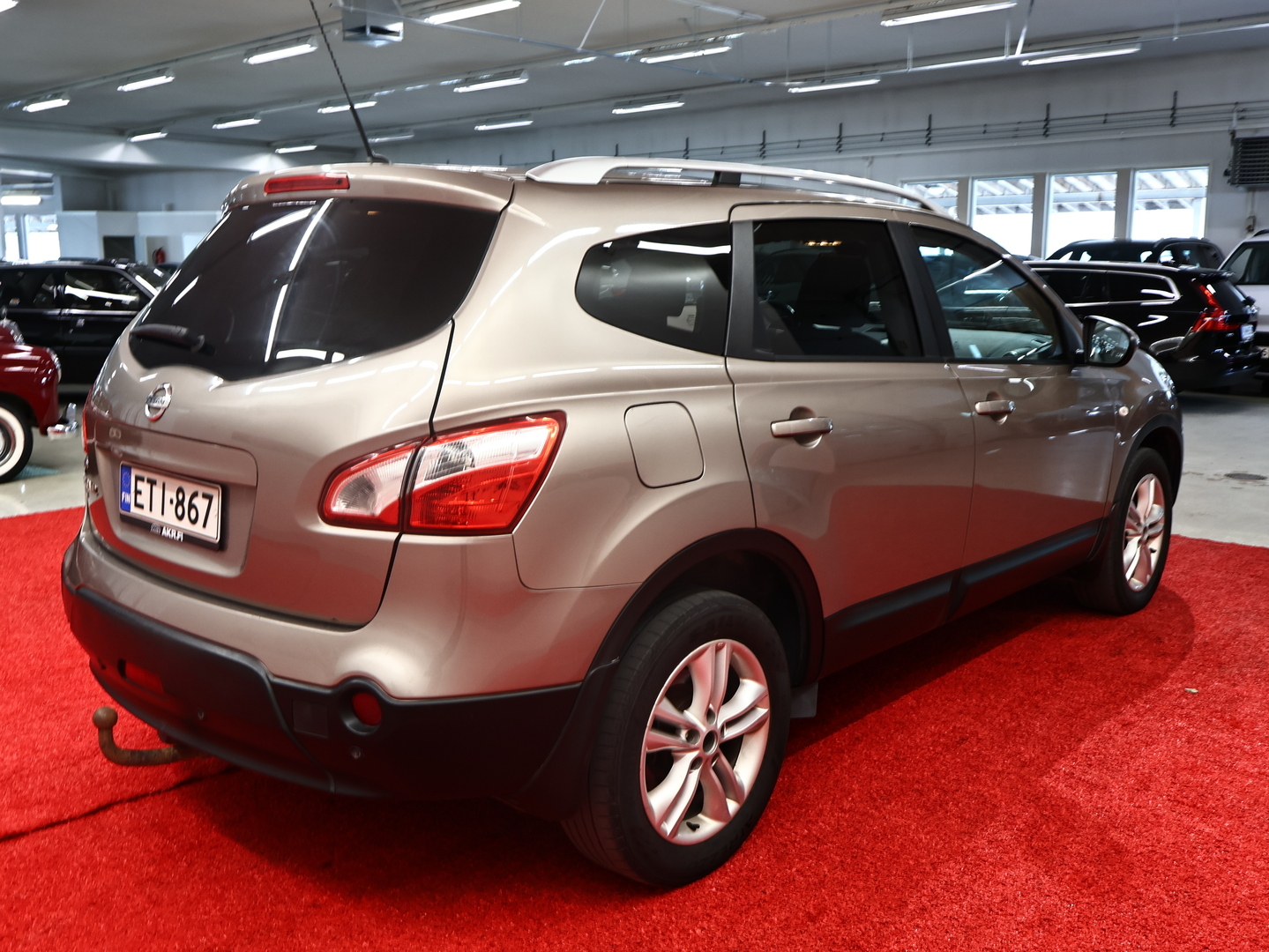NISSAN Qashqai+2 2011