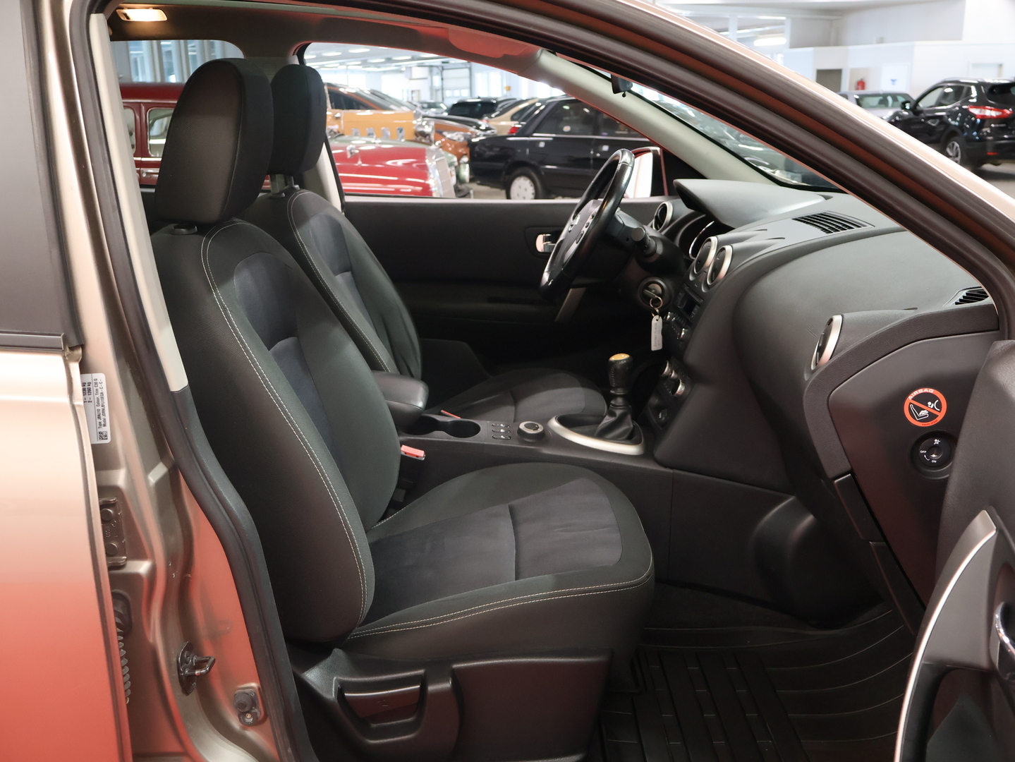 NISSAN Qashqai+2 2011