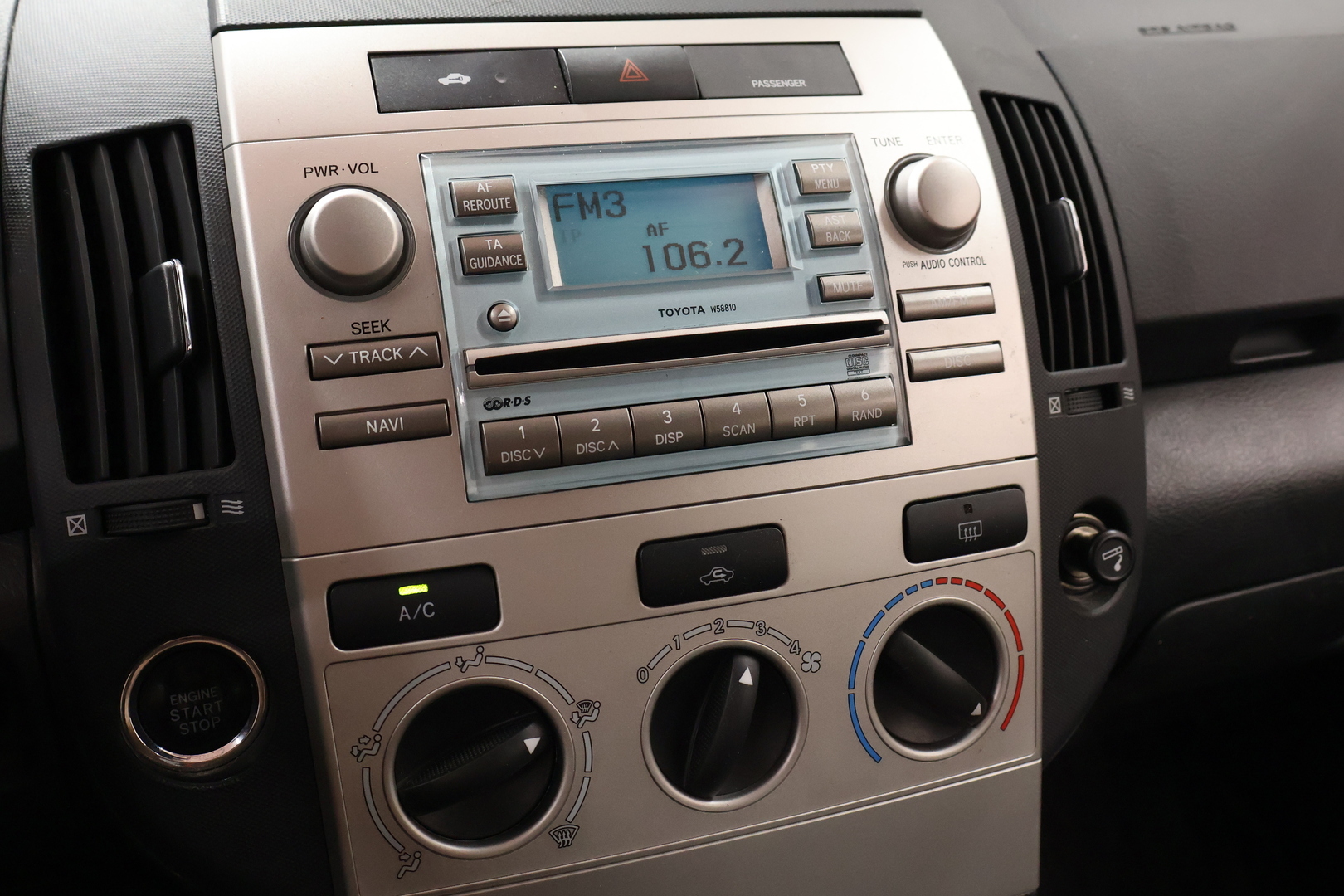 TOYOTA Corolla Verso 2004