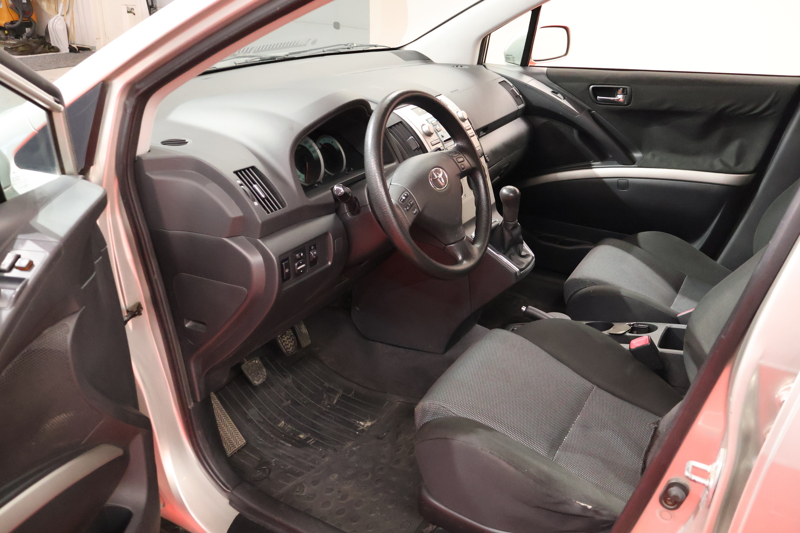 TOYOTA Corolla Verso 2004