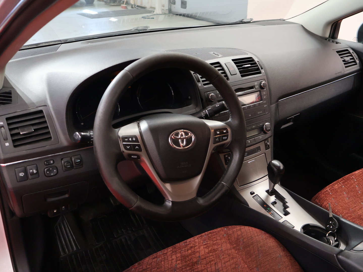 TOYOTA Avensis 2010