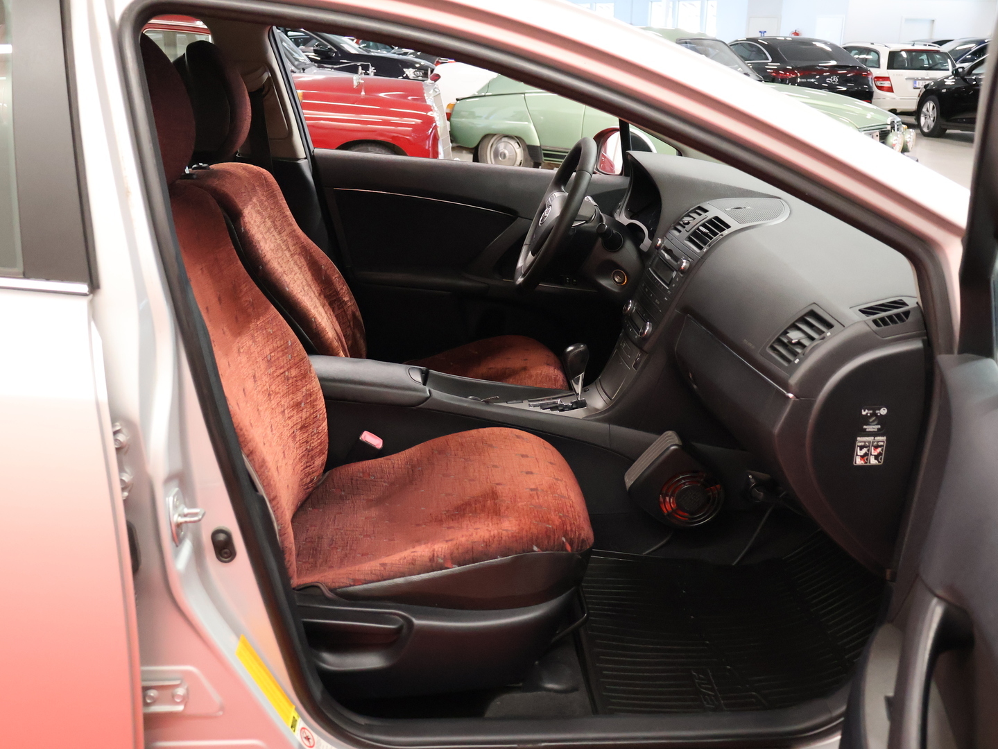 TOYOTA Avensis 2010