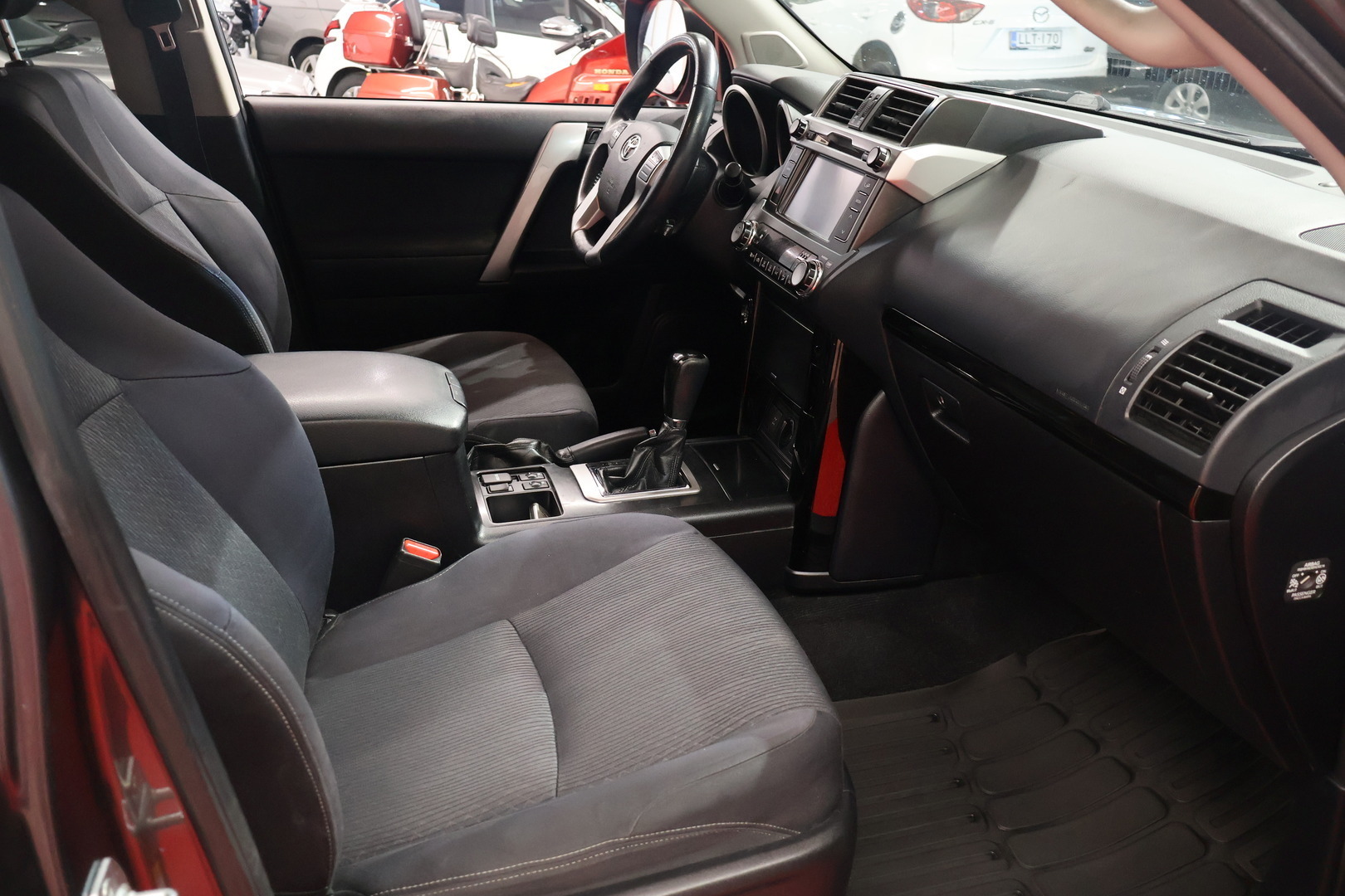 TOYOTA Land Cruiser 2014