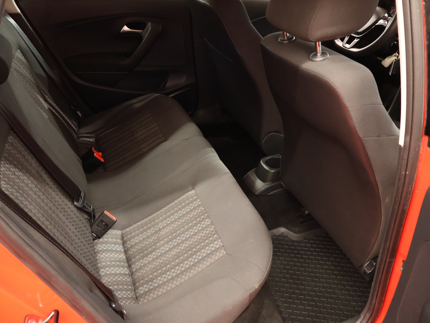 VOLKSWAGEN Polo 7