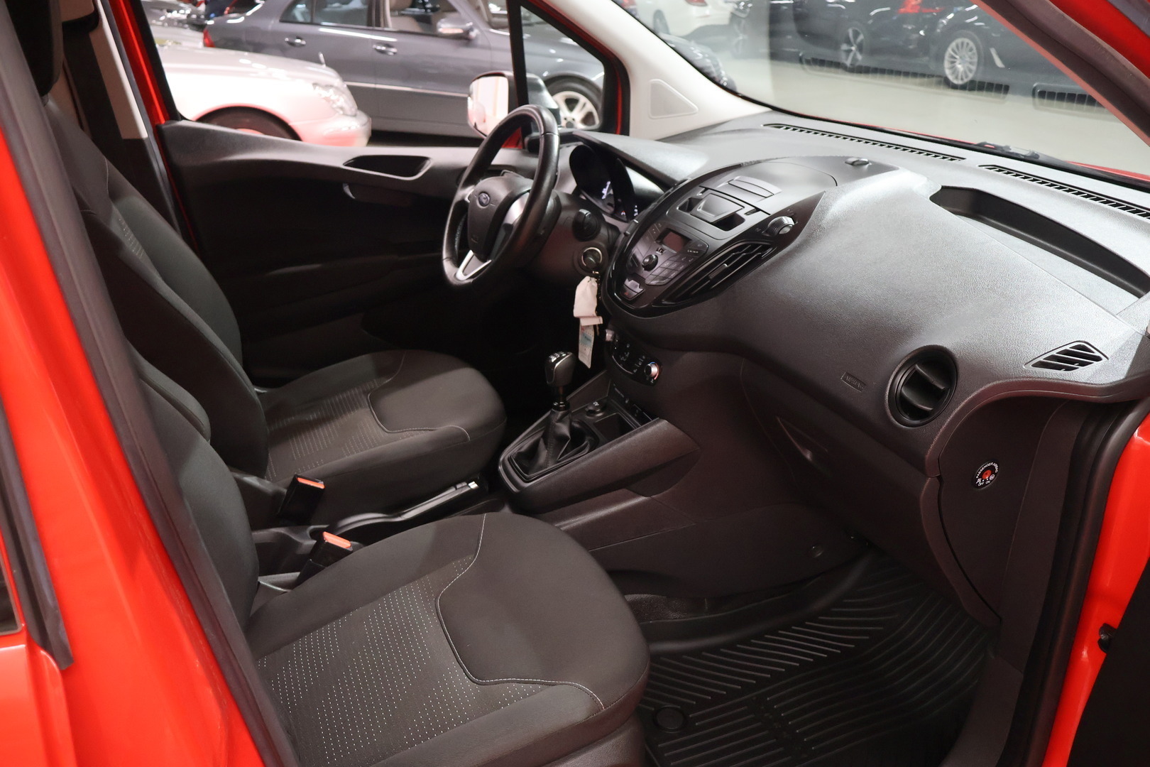FORD TRANSIT COURIER 2021