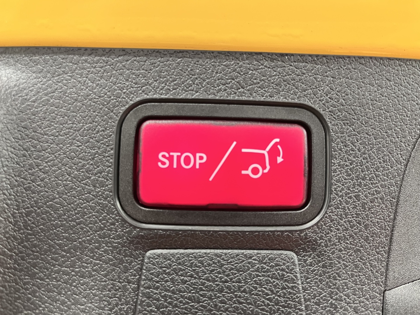 MERCEDES-BENZ CLA 2022