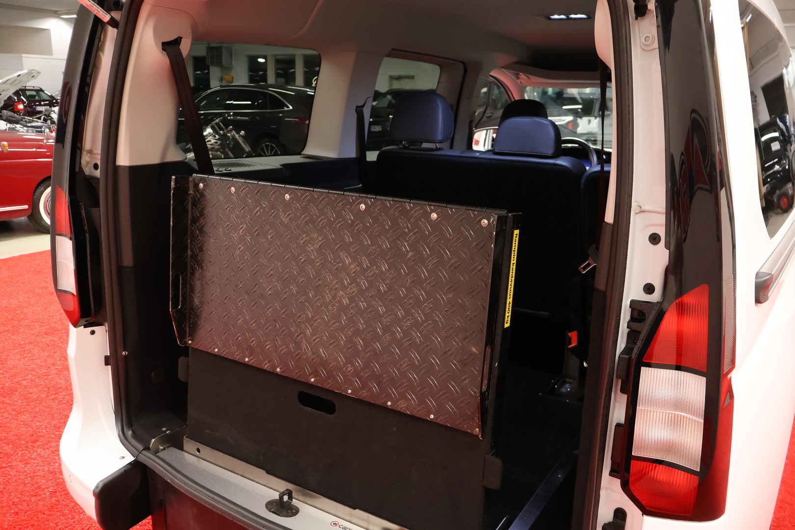 FORD TOURNEO CONNECT 2024