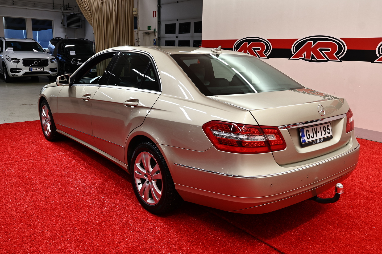 MERCEDES-BENZ E 2011