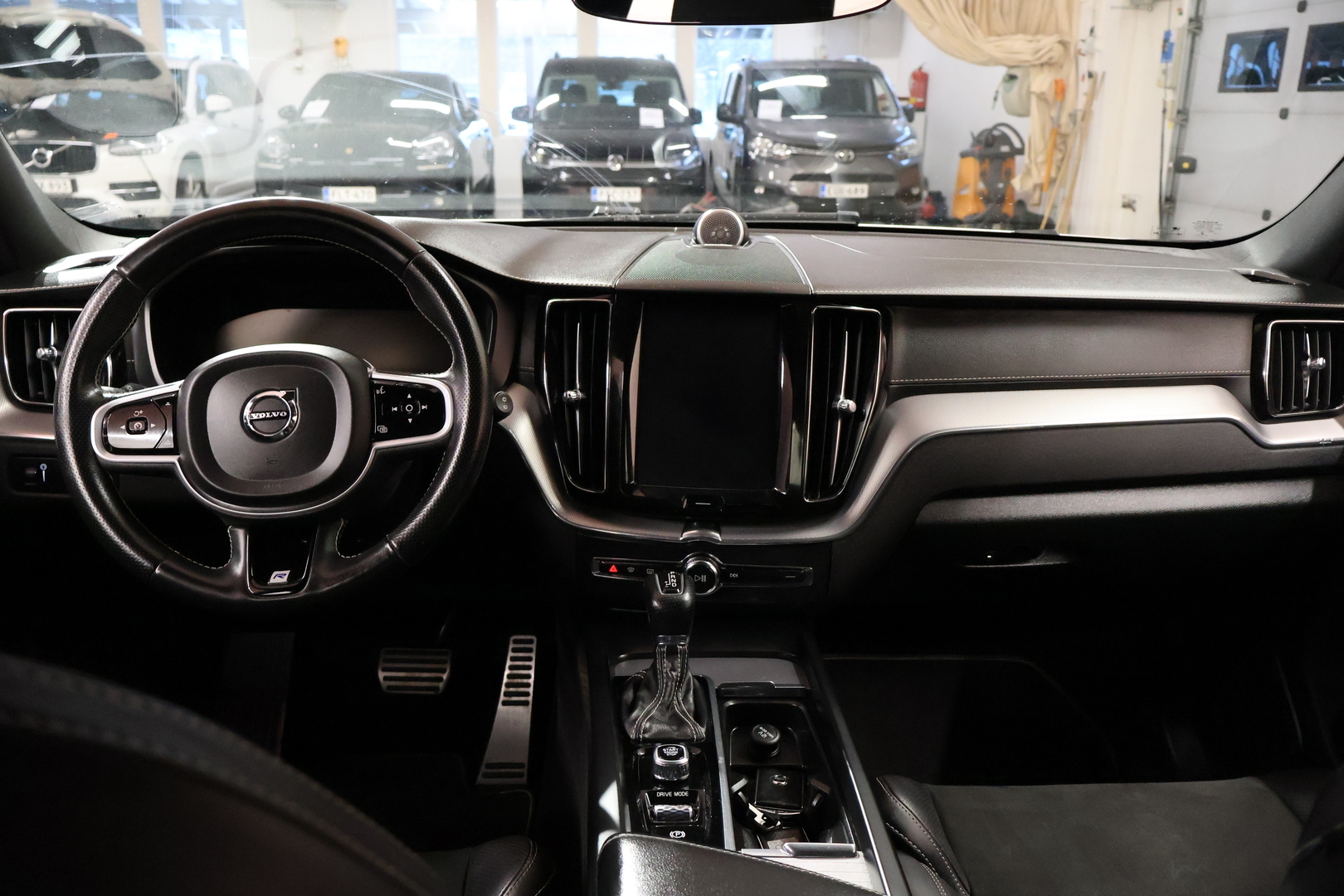 VOLVO XC60 2018
